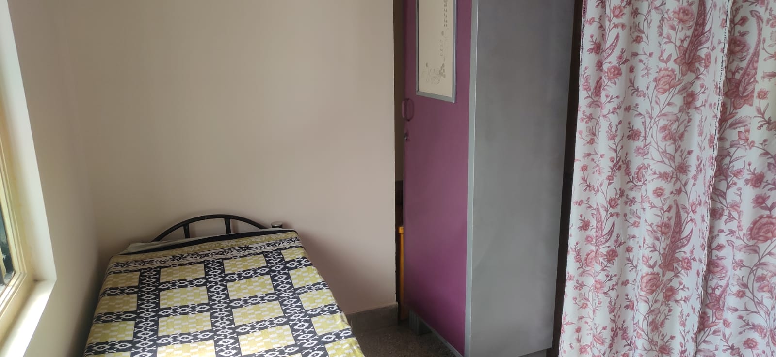 https://findmyroom-property-images-india.s3.ap-south-1.amazonaws.com/vvyoq-1690956324858-73442.jpg