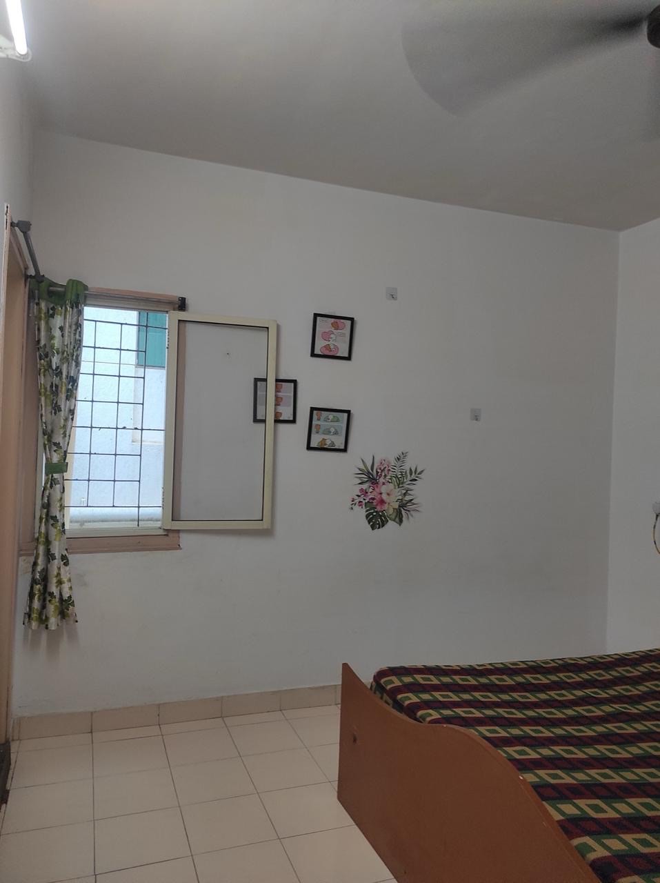 https://findmyroom-property-images-india.s3.ap-south-1.amazonaws.com/vyvlx-1760892109369-04404