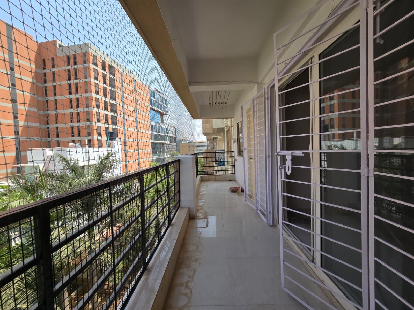 https://findmyroom-property-images-india.s3.ap-south-1.amazonaws.com/warpo-1756720113063-62186.jpeg