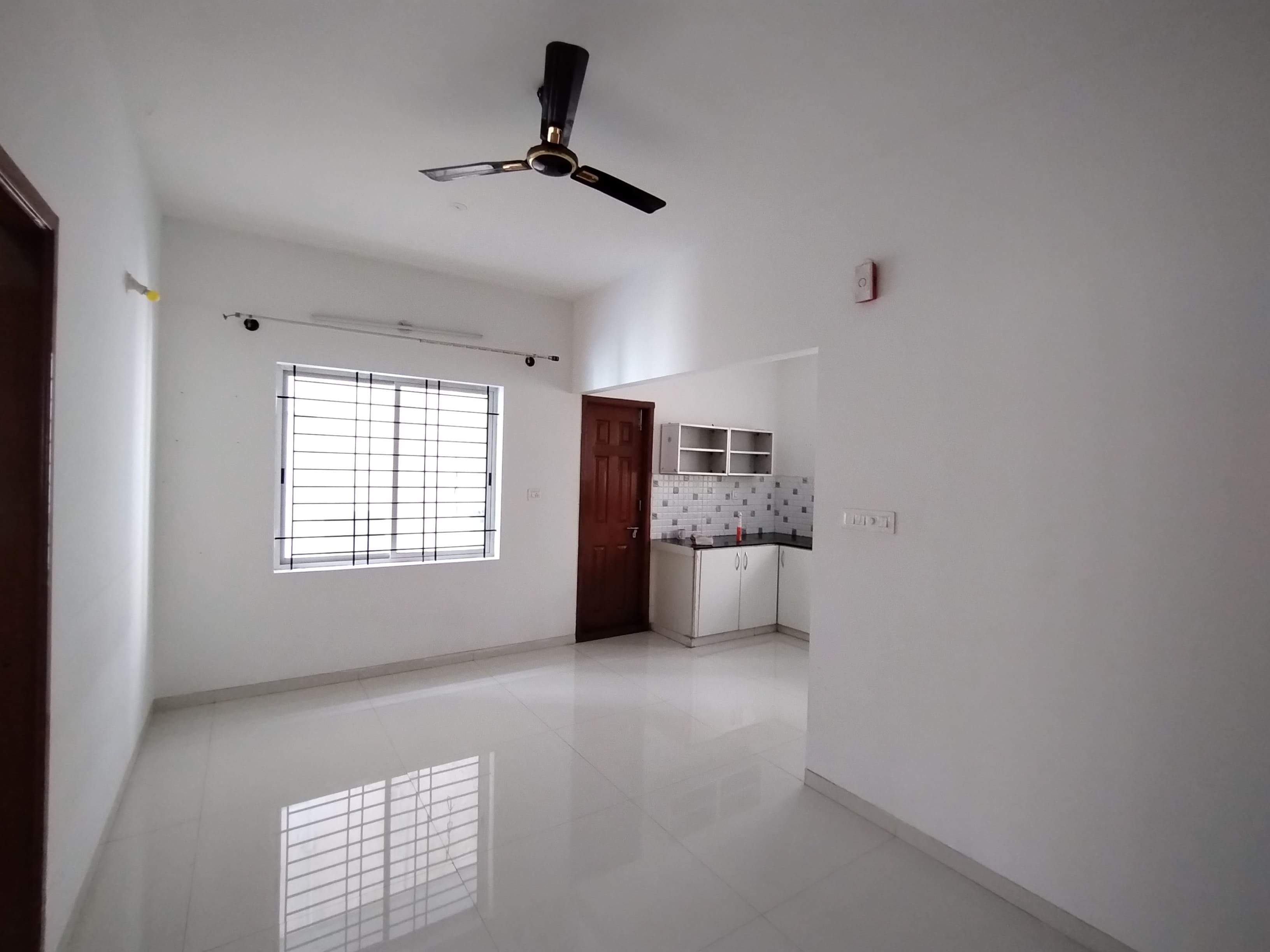 https://findmyroom-property-images-india.s3.ap-south-1.amazonaws.com/wasql-1698946142675-80186.jpg