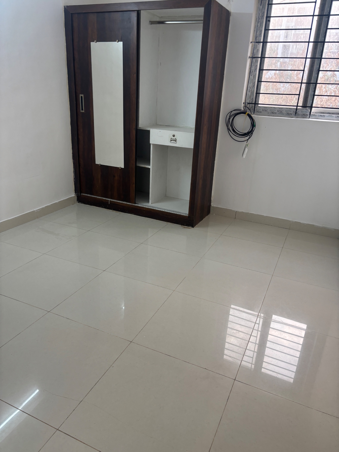 https://findmyroom-property-images-india.s3.ap-south-1.amazonaws.com/wcftz-1772454875681-40051