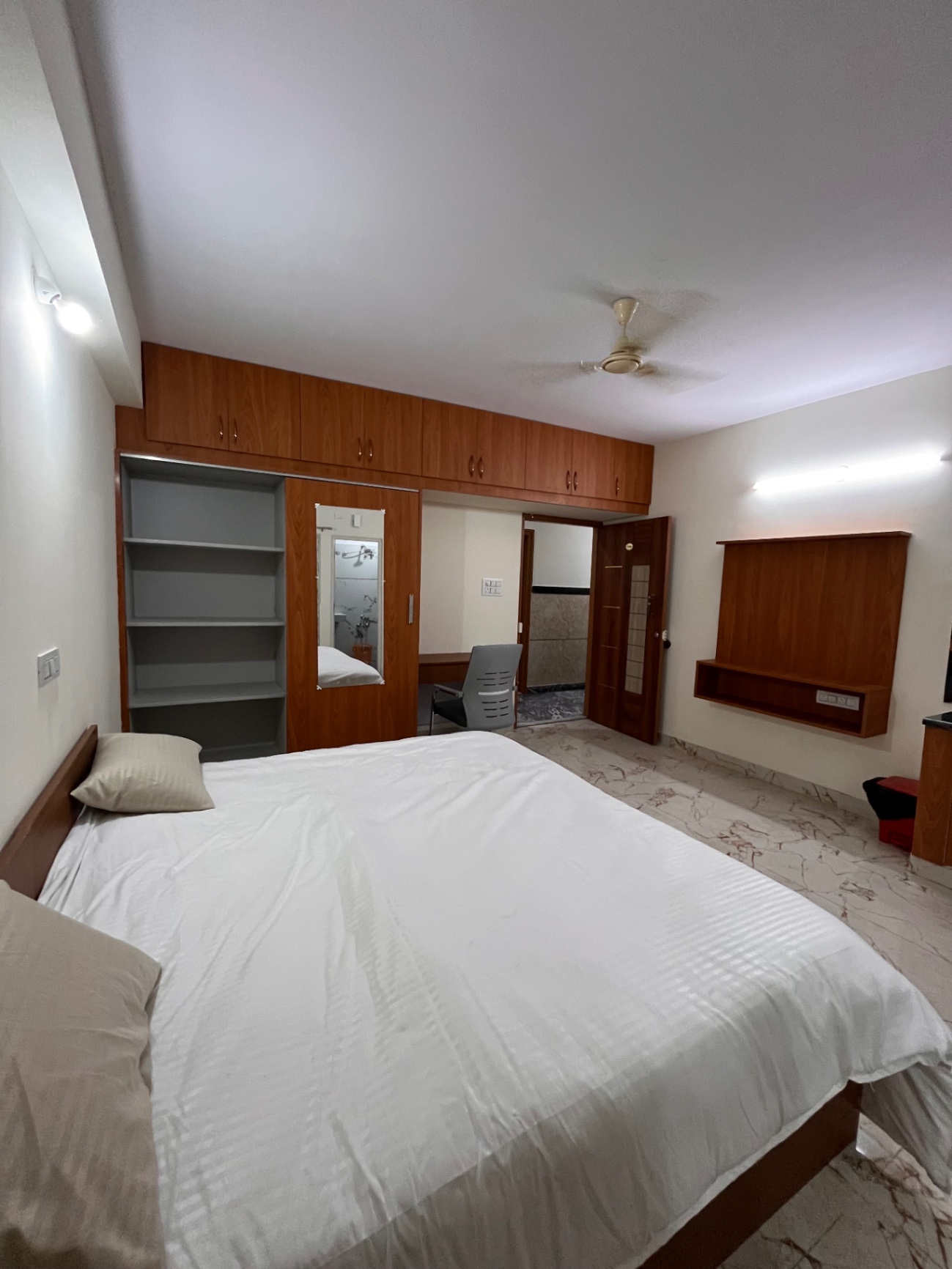 https://findmyroom-property-images-india.s3.ap-south-1.amazonaws.com/wczjw-1769674089349-45055