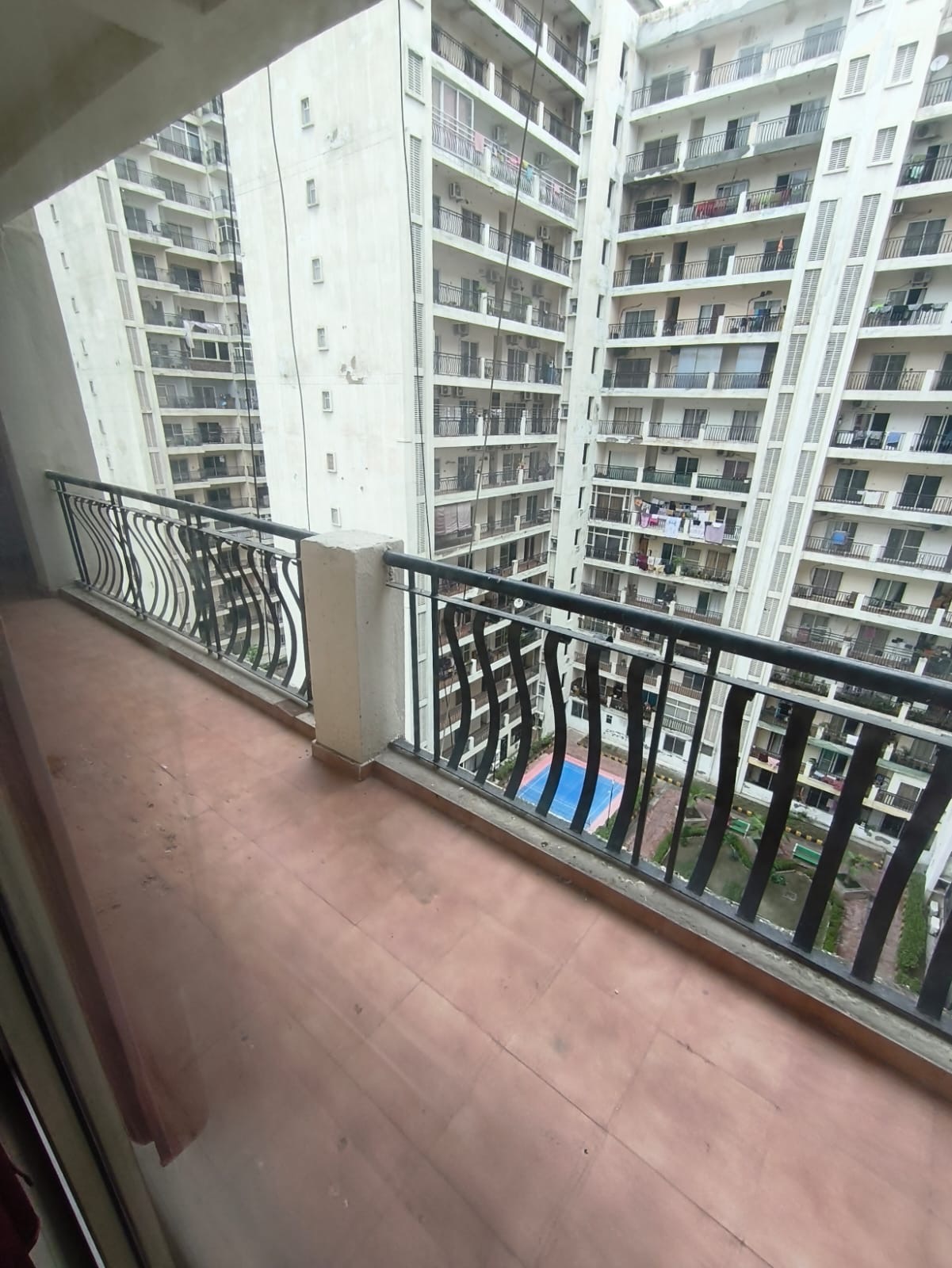 https://findmyroom-property-images-india.s3.ap-south-1.amazonaws.com/wemnz-1754572075820-30102.jpeg