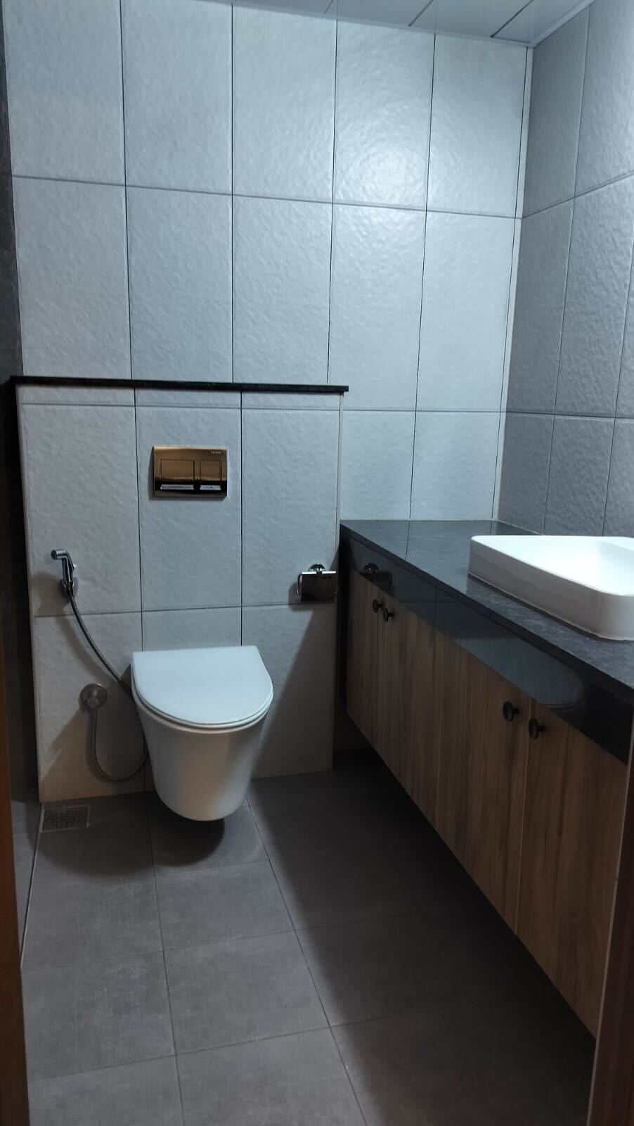 https://findmyroom-property-images-india.s3.ap-south-1.amazonaws.com/wfadk-1748111915185-23860.jpg