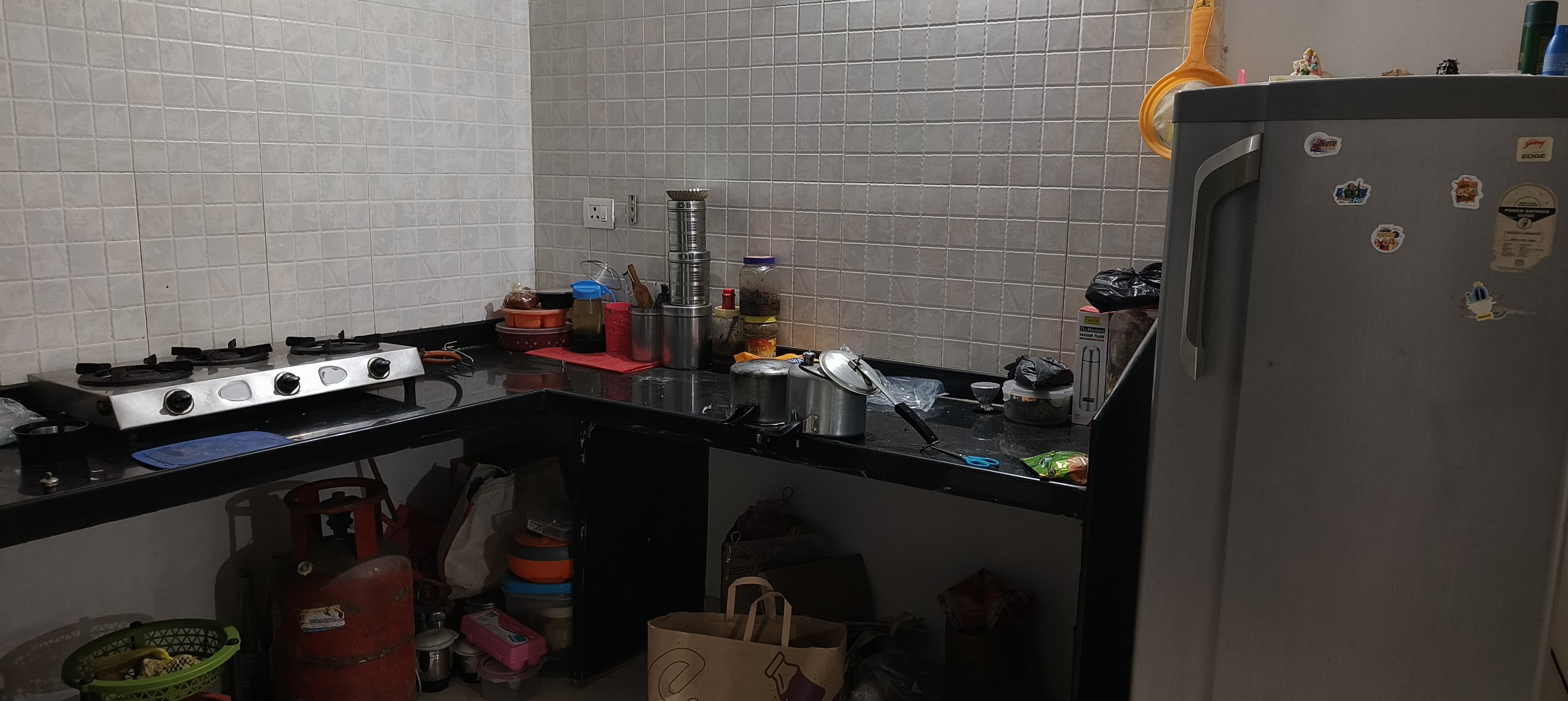 https://findmyroom-property-images-india.s3.ap-south-1.amazonaws.com/wfnar-1713200577815-70335.jpg