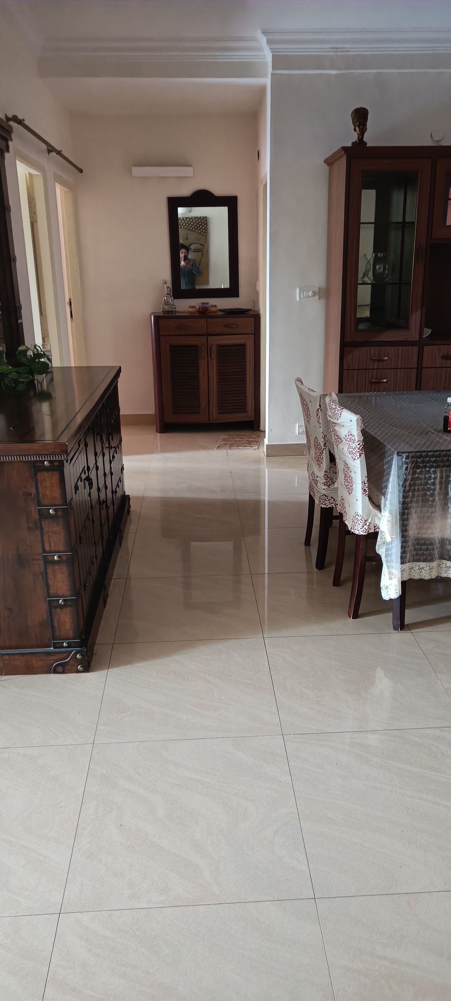 https://findmyroom-property-images-india.s3.ap-south-1.amazonaws.com/whrau-1696605004560-30178.jpg