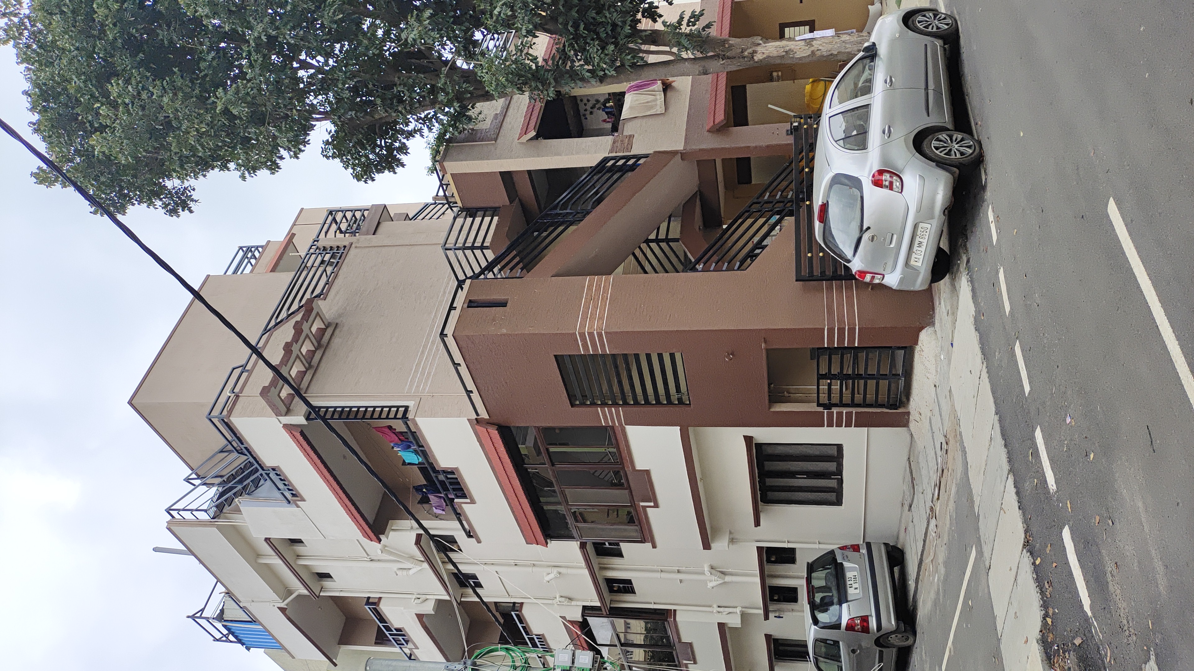 https://findmyroom-property-images-india.s3.ap-south-1.amazonaws.com/wilgp-1701066118773-12871.jpg