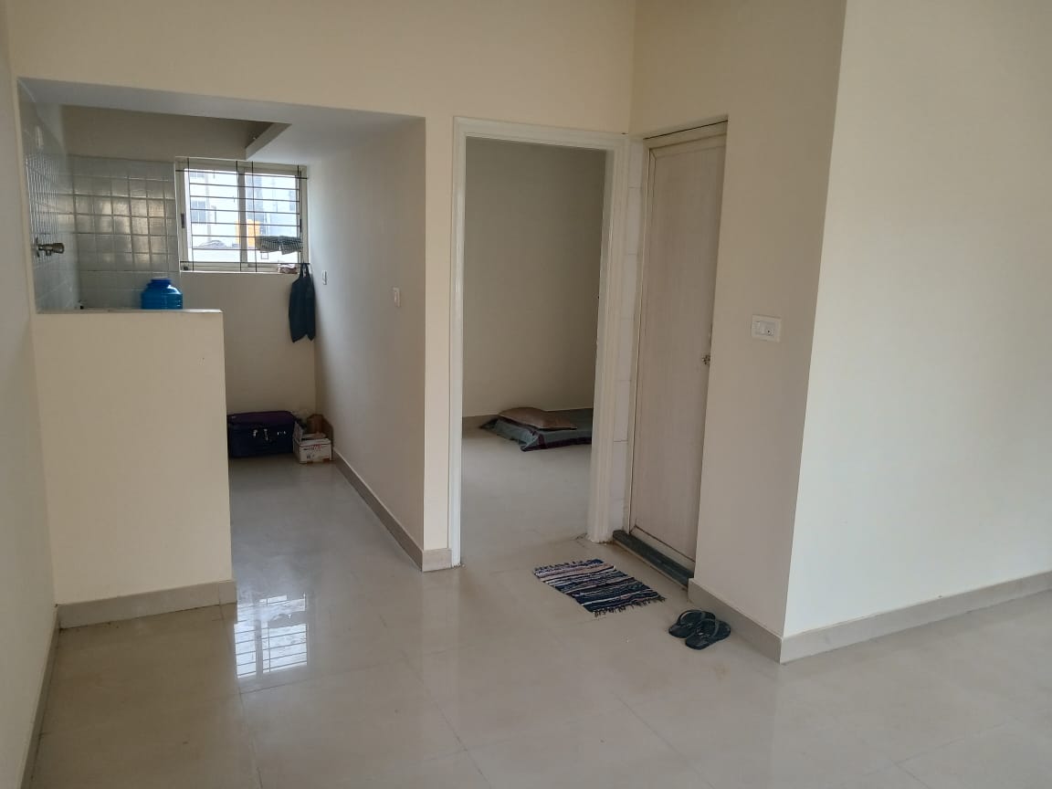 https://findmyroom-property-images-india.s3.ap-south-1.amazonaws.com/wmpnh-1741359695221-33675.jpeg