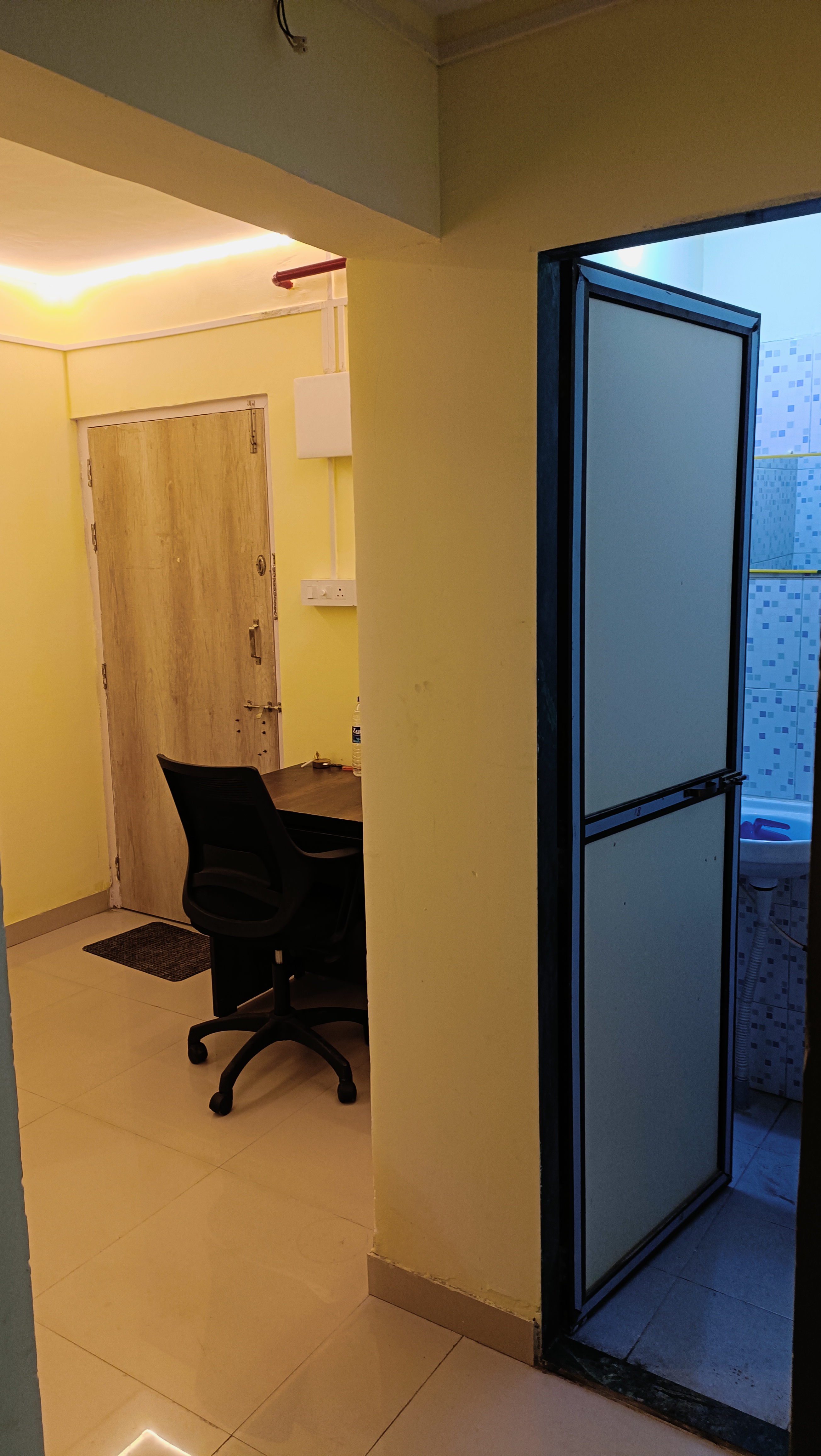 https://findmyroom-property-images-india.s3.ap-south-1.amazonaws.com/wougb-1727630010418-72176.jpg
