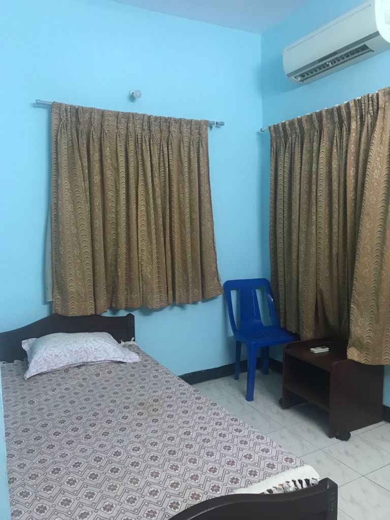 https://findmyroom-property-images-india.s3.ap-south-1.amazonaws.com/woyoq-1714474191039-27205.jpeg