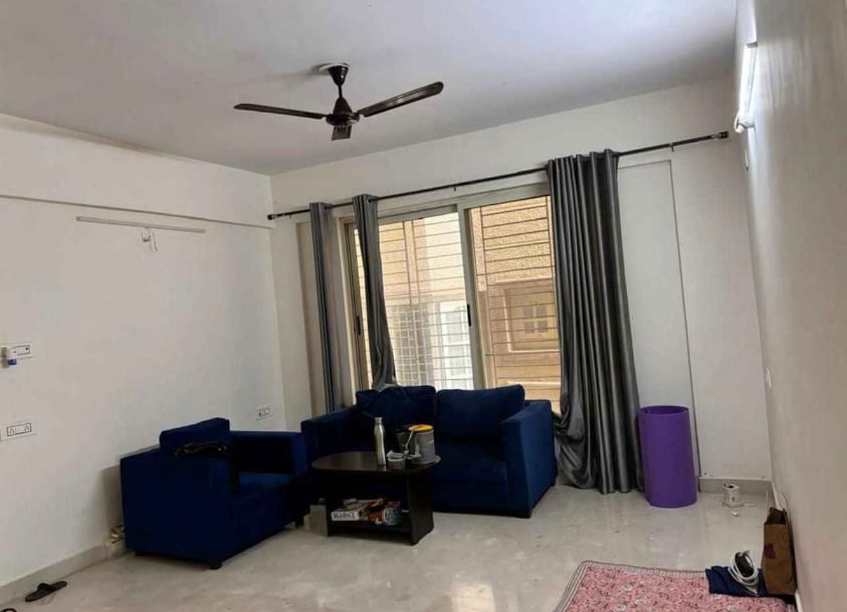 https://findmyroom-property-images-india.s3.ap-south-1.amazonaws.com/wqcnc-1760114511271-78878