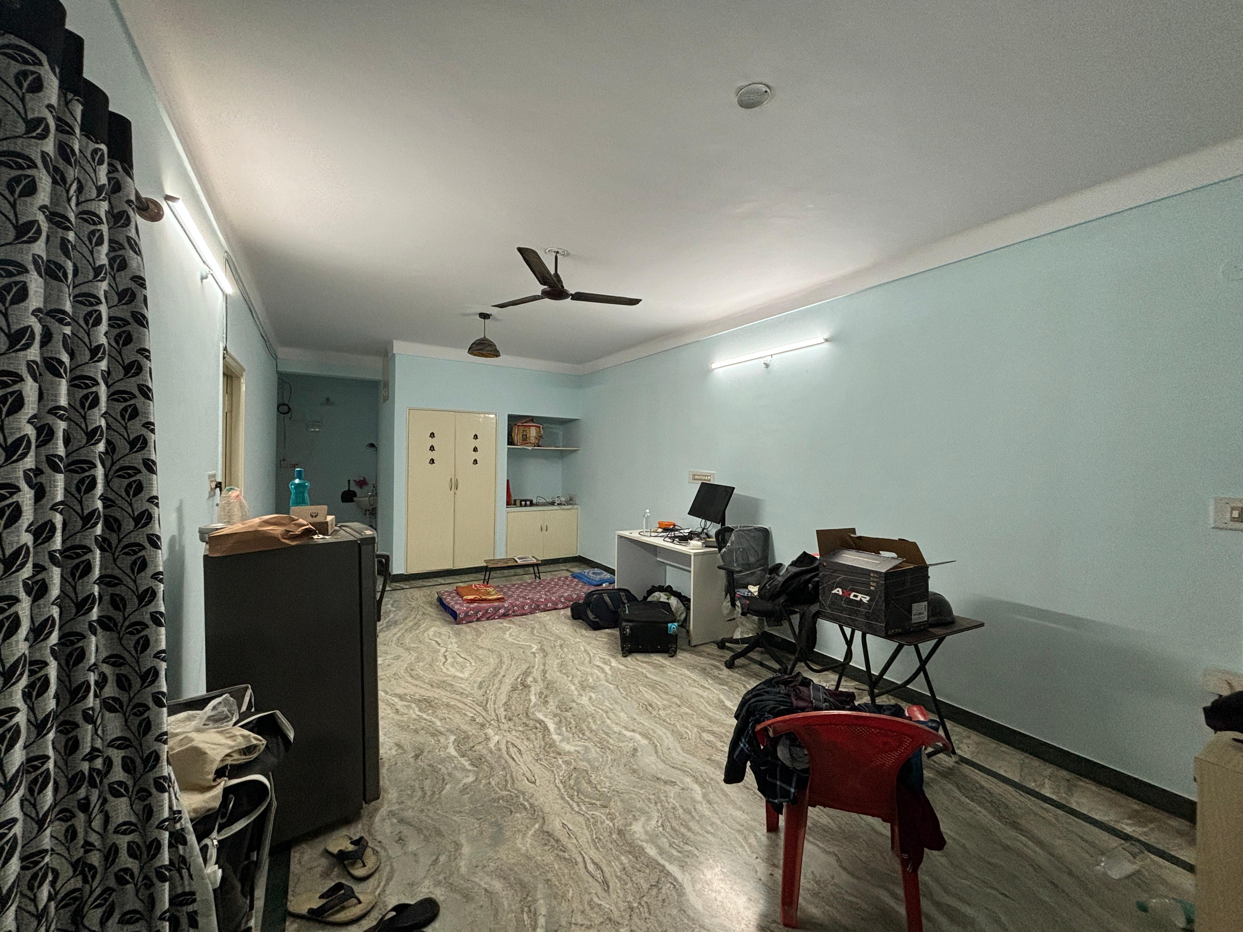 https://findmyroom-property-images-india.s3.ap-south-1.amazonaws.com/wrkha-1717600205580-21258.jpg