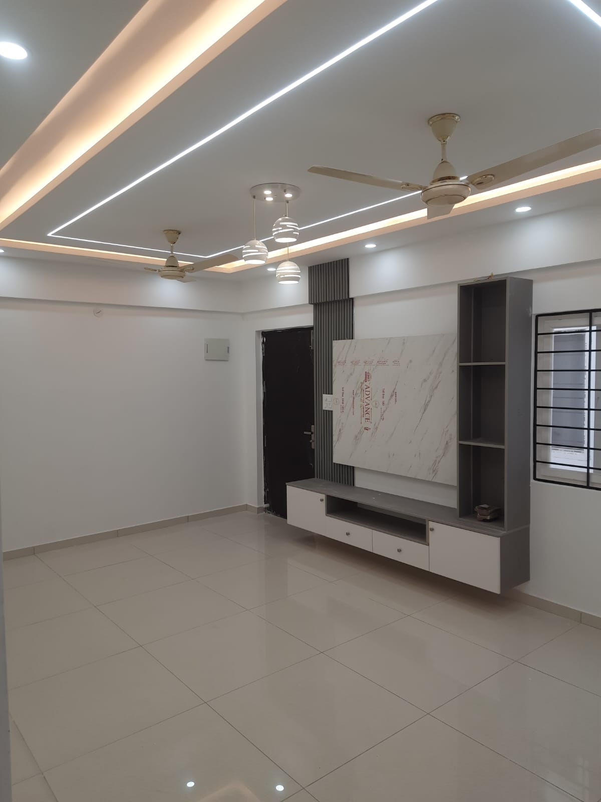 https://findmyroom-property-images-india.s3.ap-south-1.amazonaws.com/wufkr-1702560843184-12547.jpg