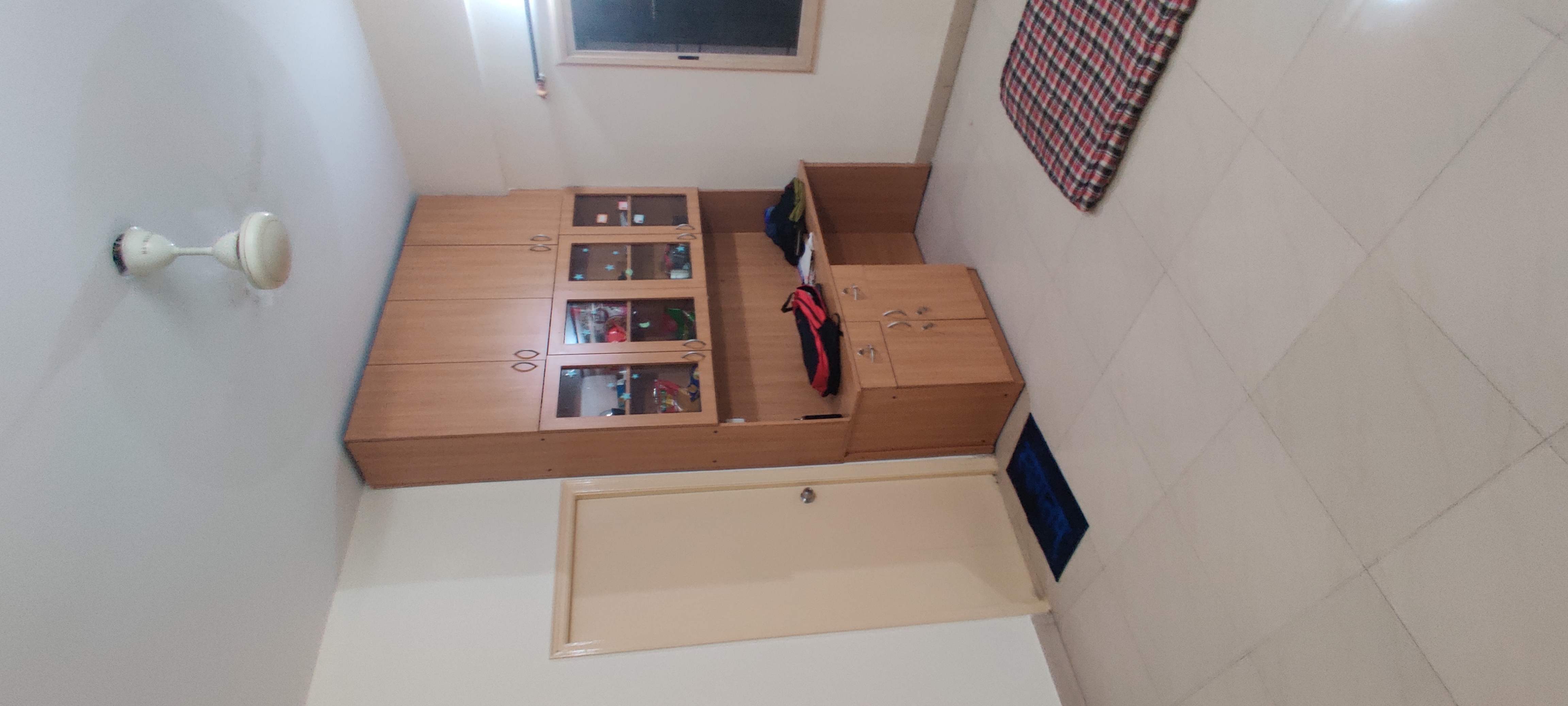 https://findmyroom-property-images-india.s3.ap-south-1.amazonaws.com/wupgd-1709753203897-04536.jpg