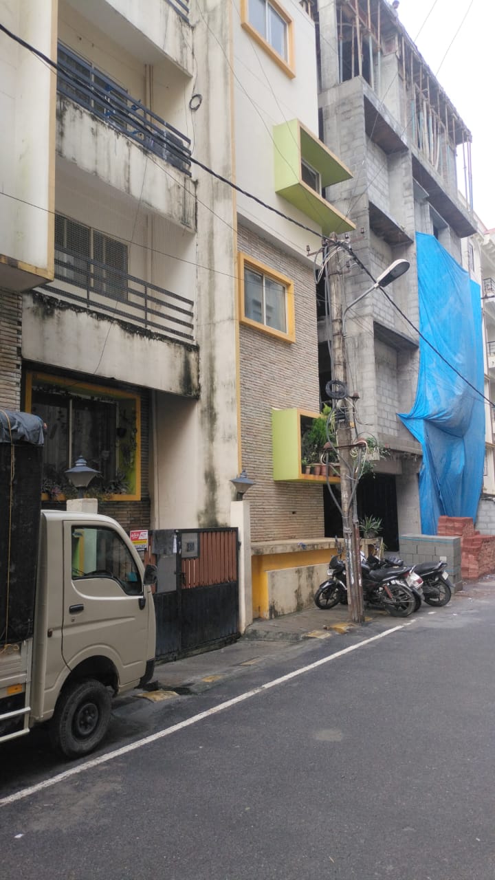https://findmyroom-property-images-india.s3.ap-south-1.amazonaws.com/wvlnm-1731610522411-48145.jpg