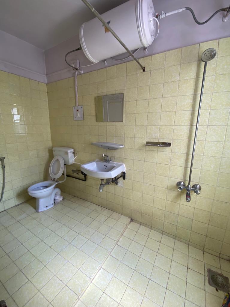https://findmyroom-property-images-india.s3.ap-south-1.amazonaws.com/xcqsm-1645080604435-06306.jpeg