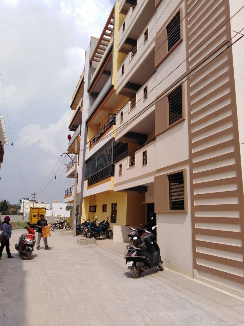 https://findmyroom-property-images-india.s3.ap-south-1.amazonaws.com/xehsd-1760023875042-45358