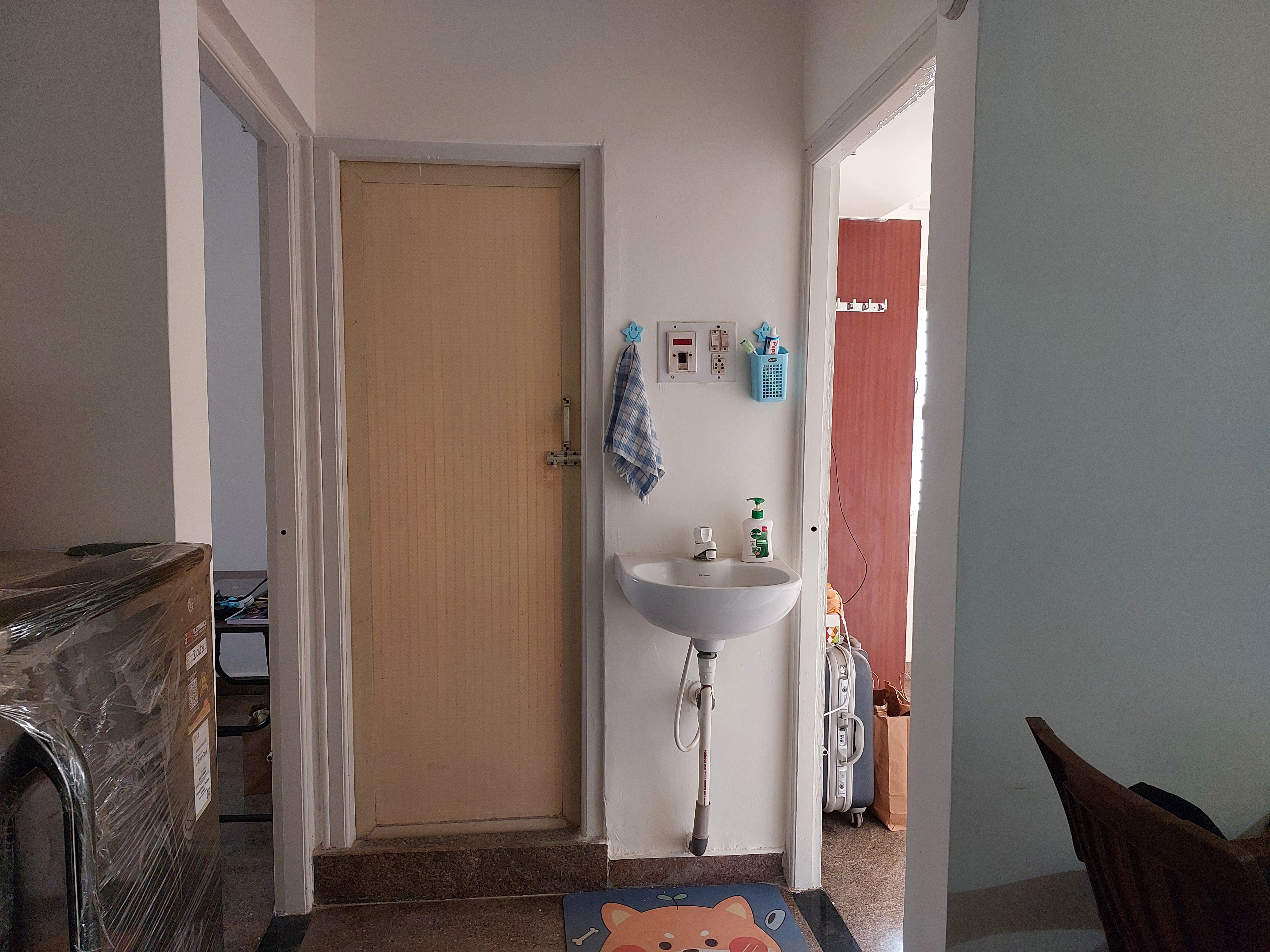 https://findmyroom-property-images-india.s3.ap-south-1.amazonaws.com/xffum-1710246430280-77478.jpg