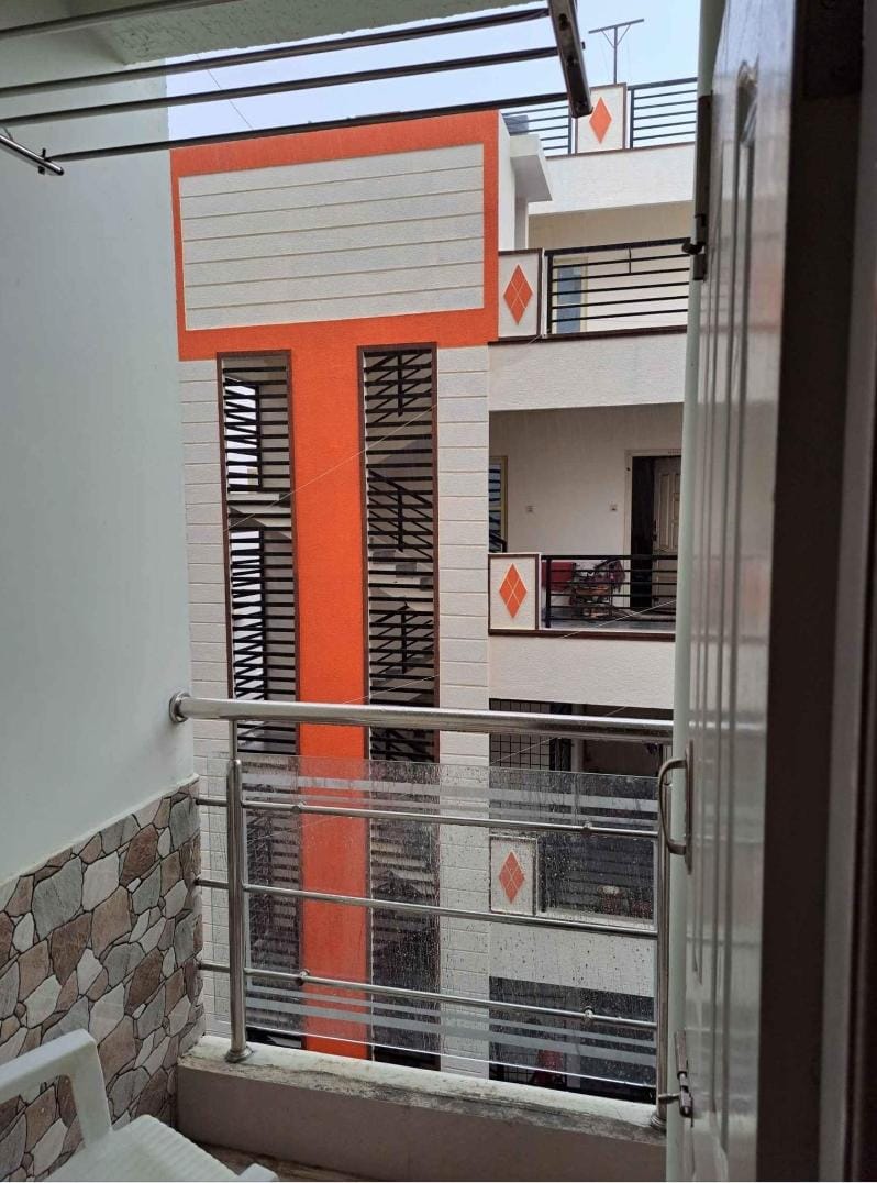 https://findmyroom-property-images-india.s3.ap-south-1.amazonaws.com/xgkis-1657464049331-03577.jpg