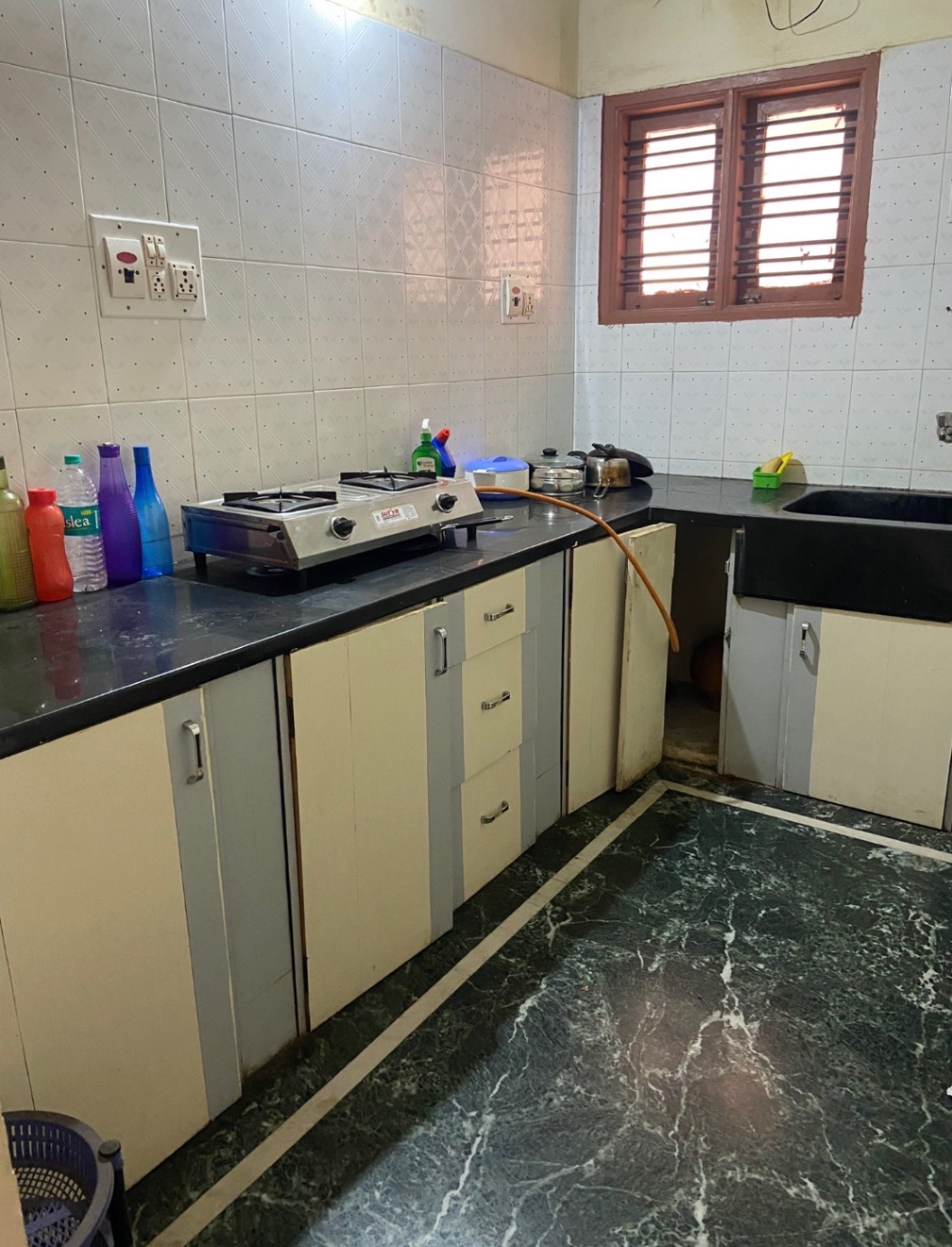 https://findmyroom-property-images-india.s3.ap-south-1.amazonaws.com/xgmcw-1760121875922-64658