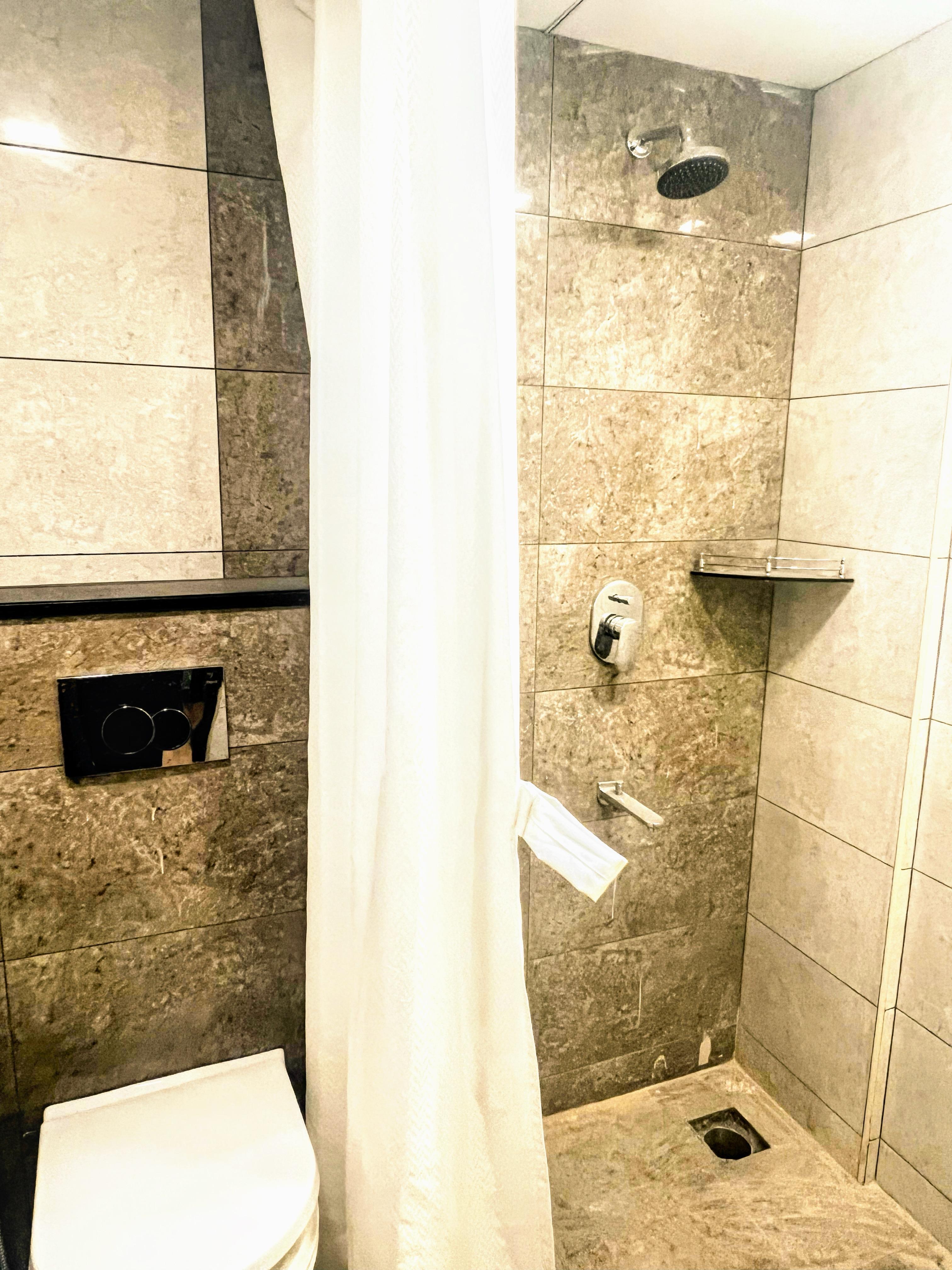 https://findmyroom-property-images-india.s3.ap-south-1.amazonaws.com/xicxl-1742907085169-14323.jpeg