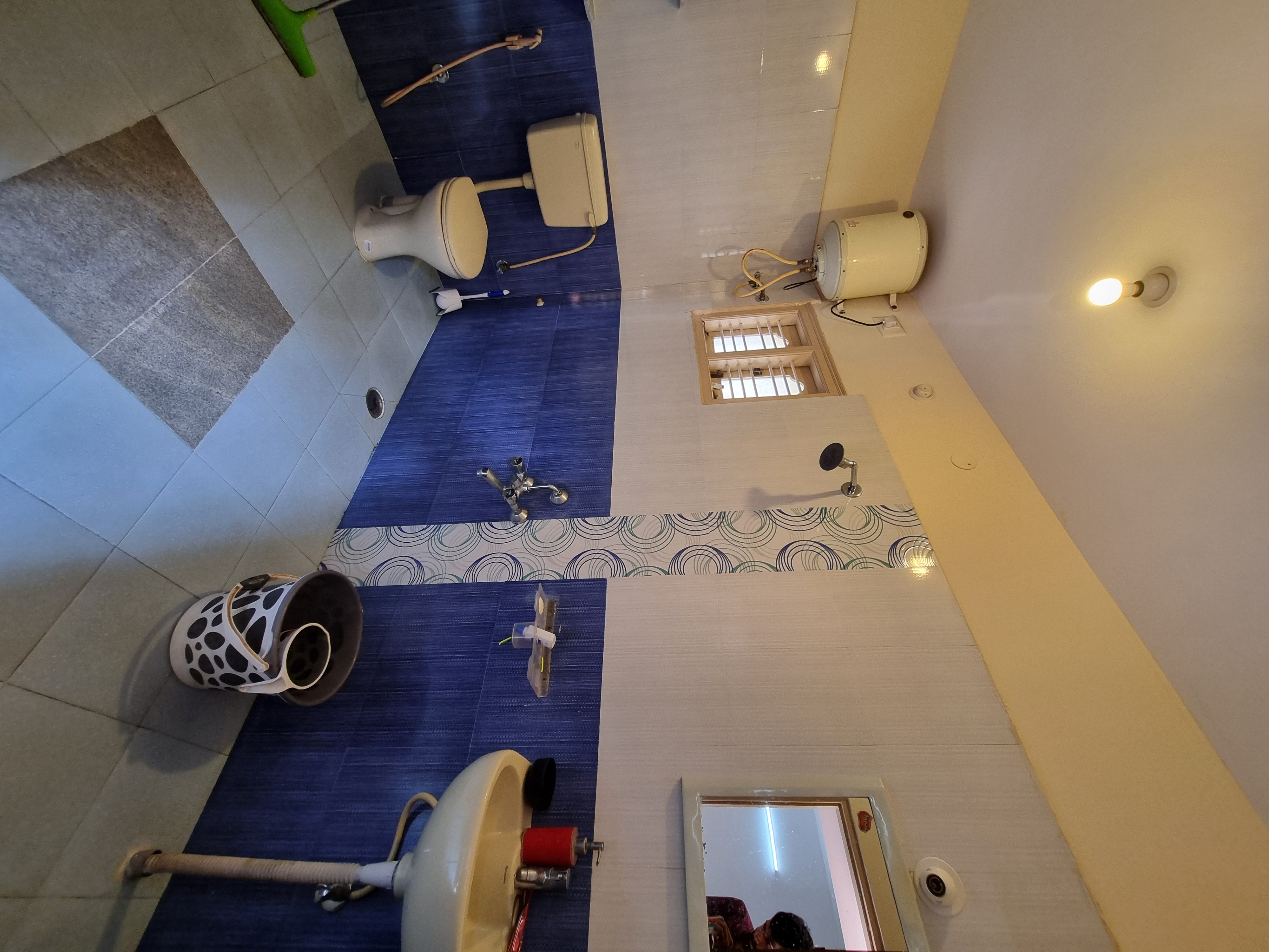 https://findmyroom-property-images-india.s3.ap-south-1.amazonaws.com/xiuwn-1715921019632-57825.jpg
