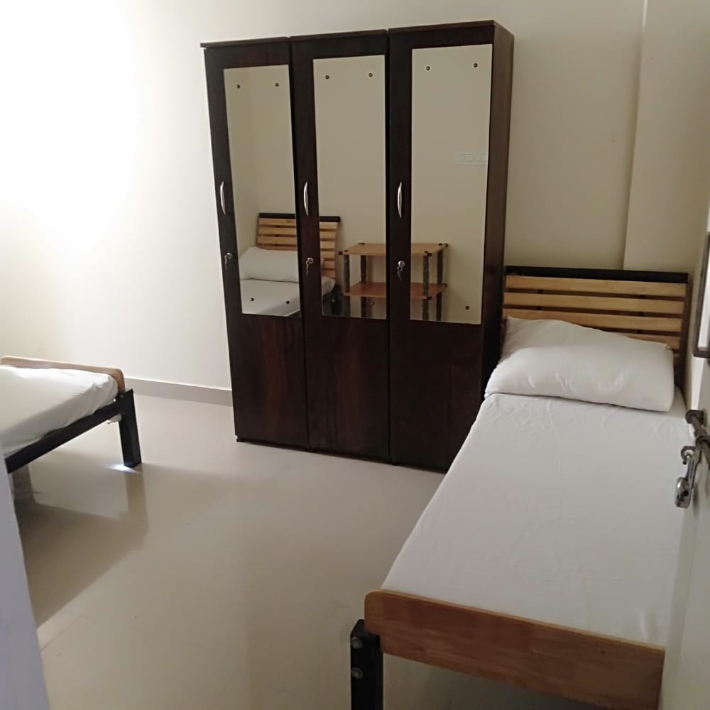 https://findmyroom-property-images-india.s3.ap-south-1.amazonaws.com/xmkxo-1732891936643-15006.jpg