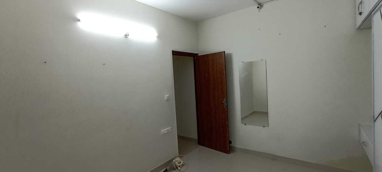 https://findmyroom-property-images-india.s3.ap-south-1.amazonaws.com/xmujh-1752777768287-40554.jpg