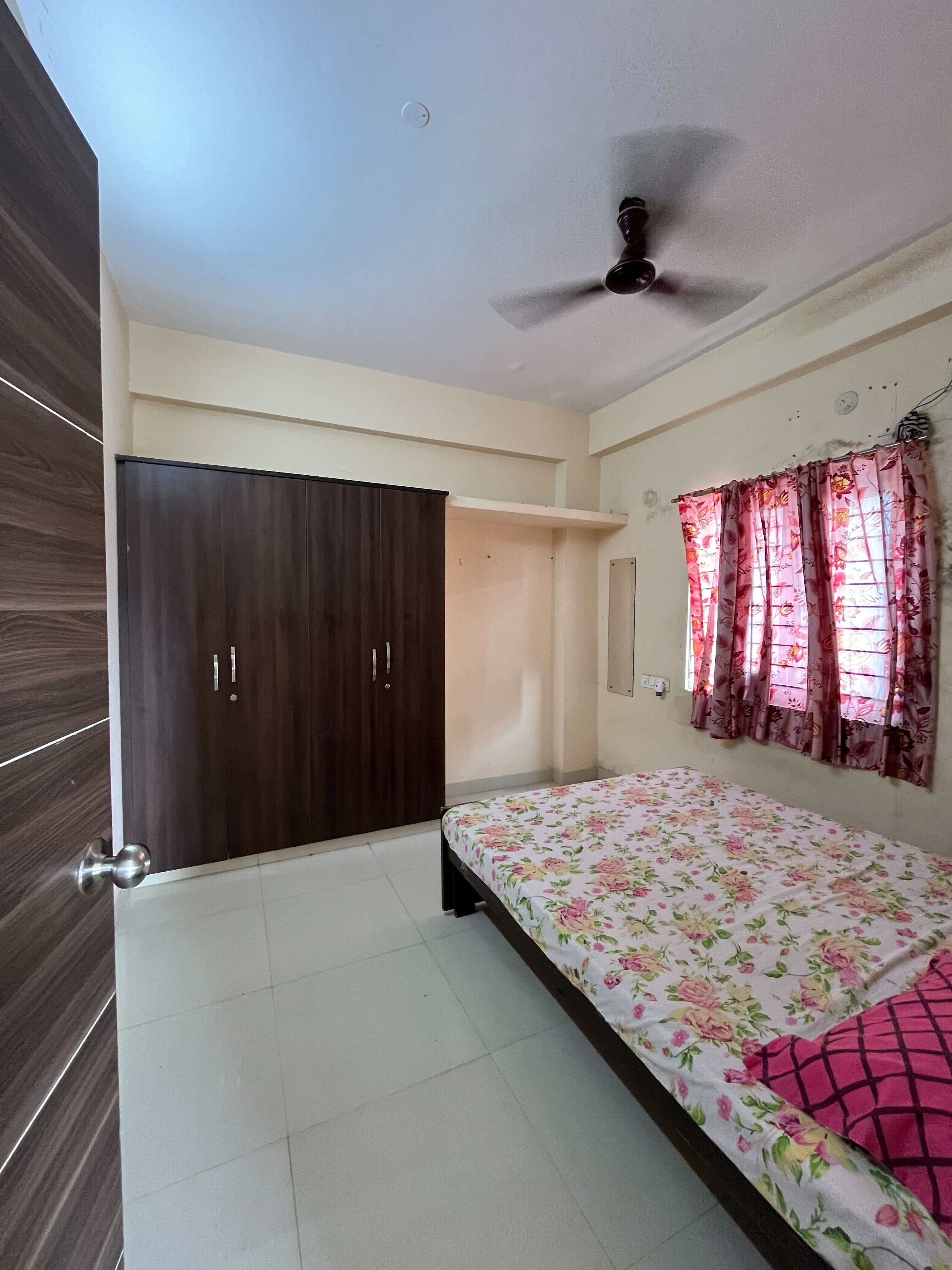 https://findmyroom-property-images-india.s3.ap-south-1.amazonaws.com/xnjlc-1728575166289-48328.jpg