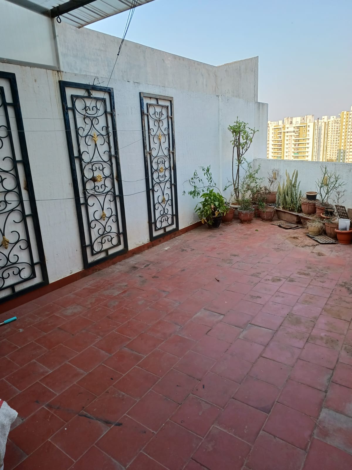 https://findmyroom-property-images-india.s3.ap-south-1.amazonaws.com/xolcl-1691132303522-38048.jpg