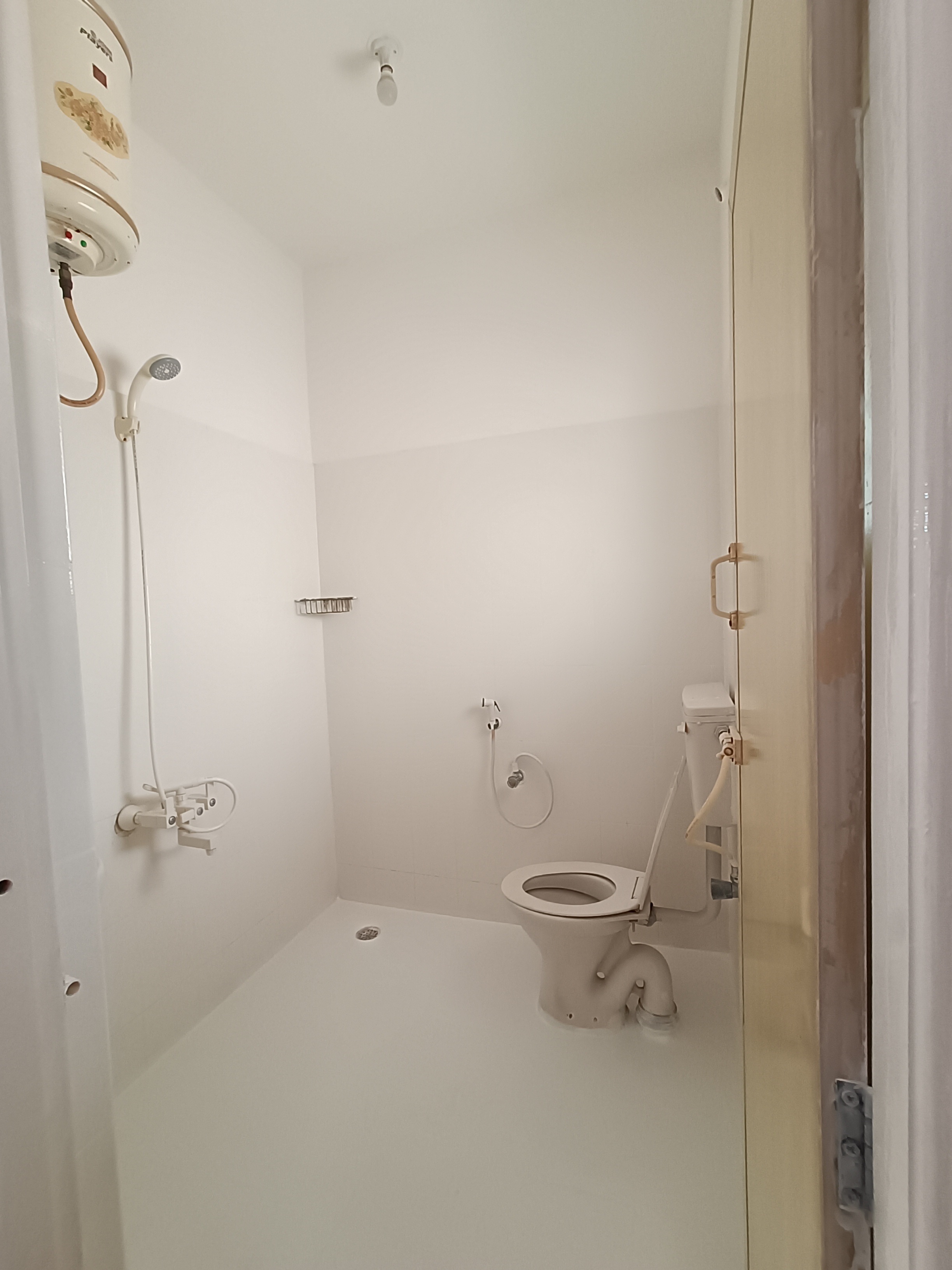 https://findmyroom-property-images-india.s3.ap-south-1.amazonaws.com/xovbq-1747046480840-18832.jpg