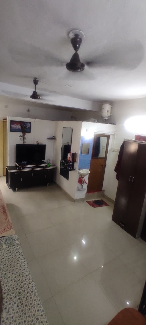 https://findmyroom-property-images-india.s3.ap-south-1.amazonaws.com/xpwkk-1758070461704-57735.jpeg