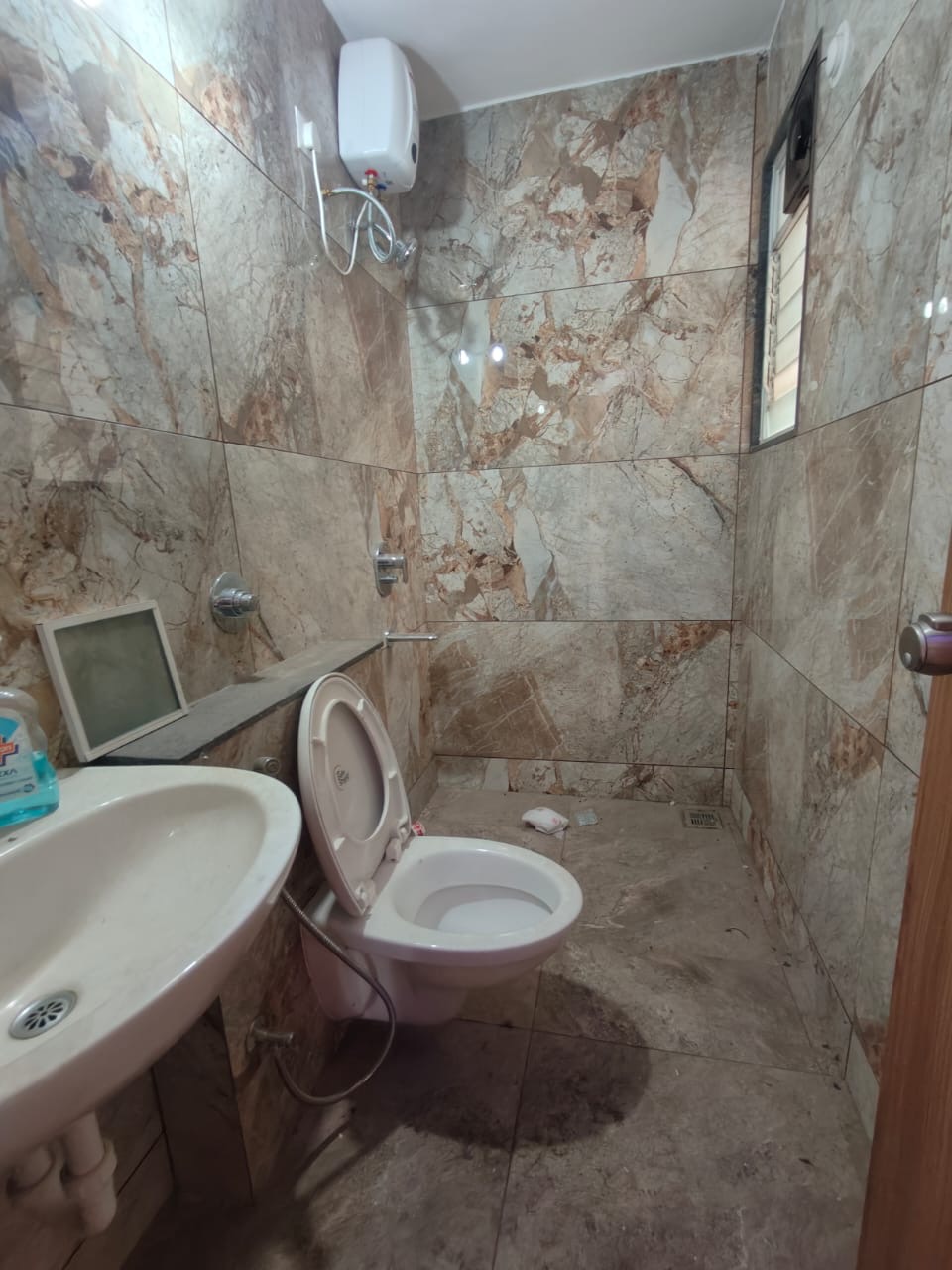 https://findmyroom-property-images-india.s3.ap-south-1.amazonaws.com/xquqd-1729676557314-18154.jpeg