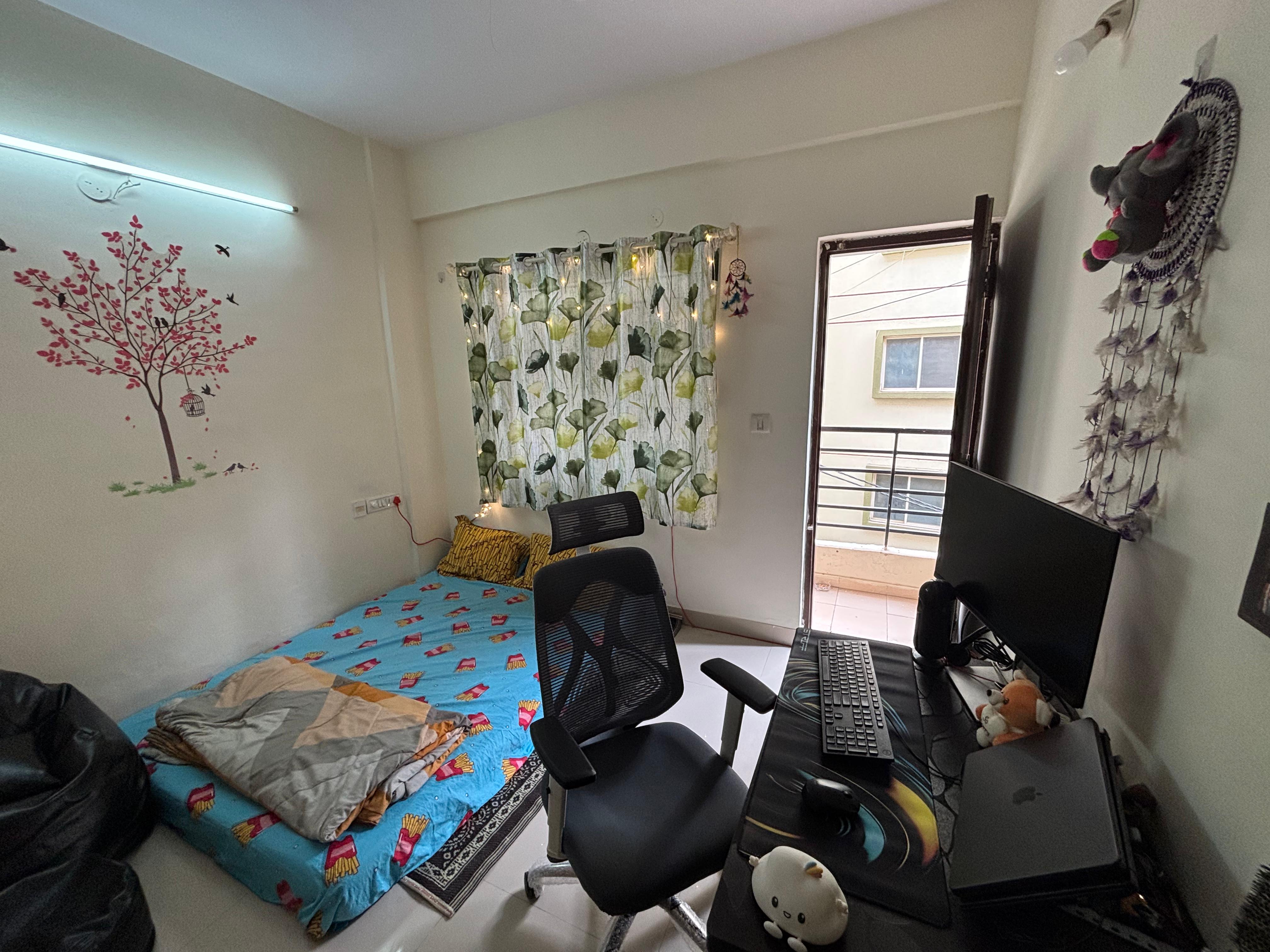 https://findmyroom-property-images-india.s3.ap-south-1.amazonaws.com/xrdmj-1737886545958-35708.jpeg