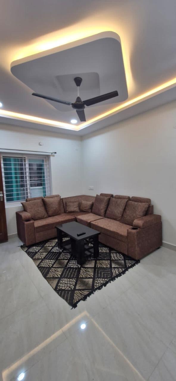 https://findmyroom-property-images-india.s3.ap-south-1.amazonaws.com/xtrqr-1727107985679-35538.jpeg