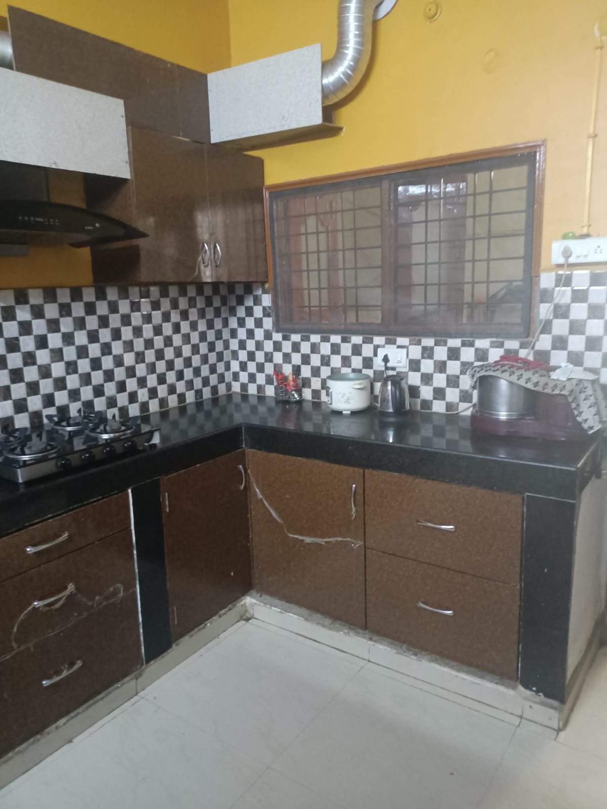 https://findmyroom-property-images-india.s3.ap-south-1.amazonaws.com/xvnni-1704258178566-27745.jpg