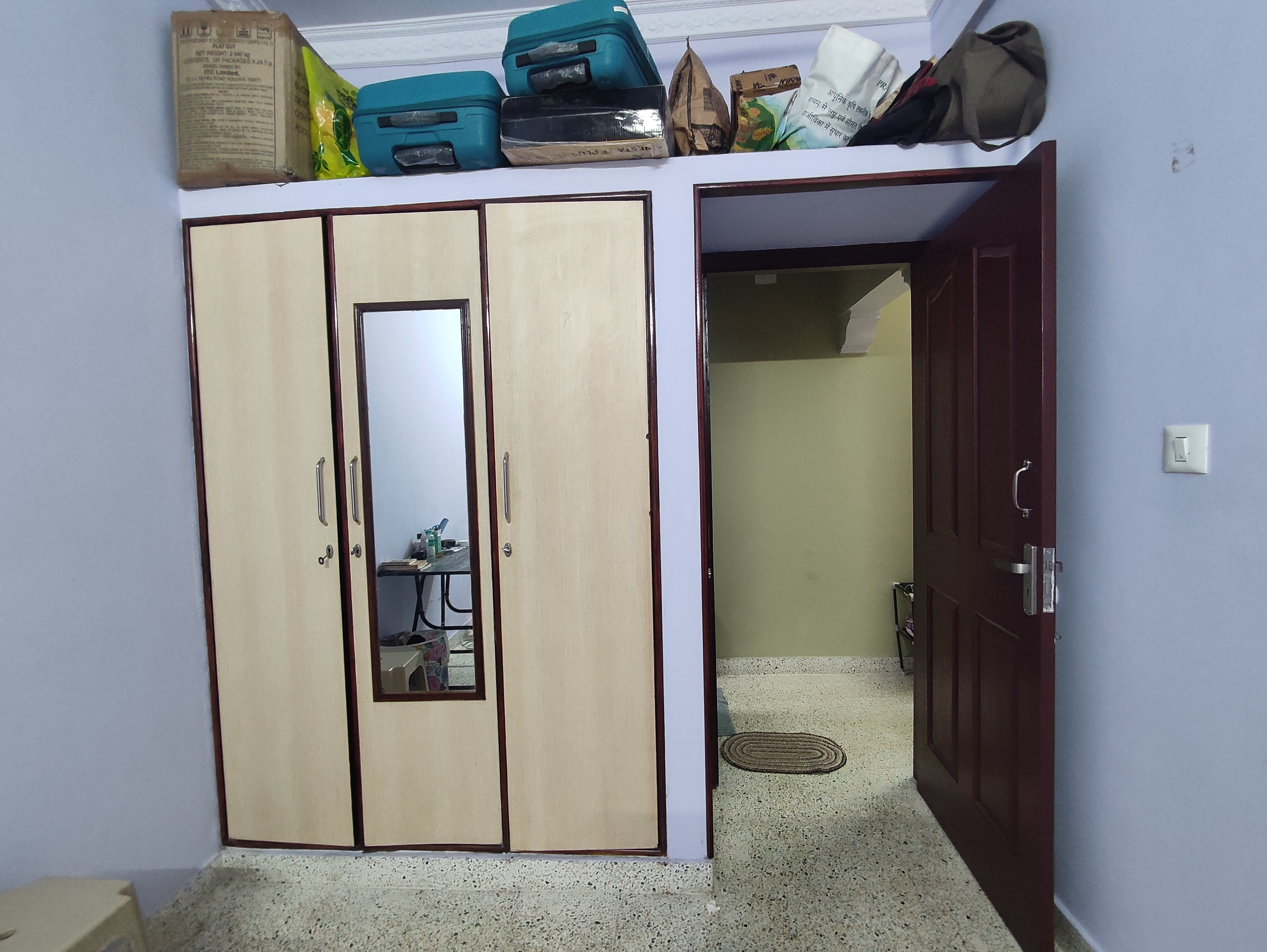https://findmyroom-property-images-india.s3.ap-south-1.amazonaws.com/xvyas-1660624299599-13237.jpg