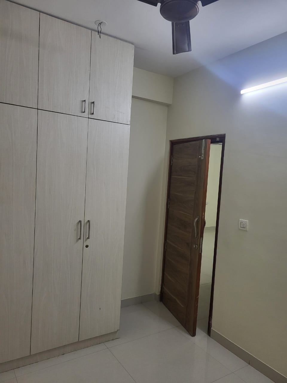 https://findmyroom-property-images-india.s3.ap-south-1.amazonaws.com/xxoic-1764489025599-57115