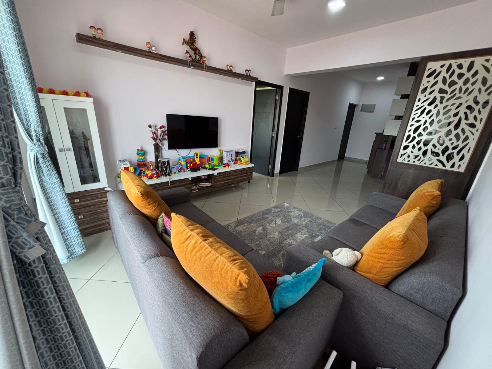 https://findmyroom-property-images-india.s3.ap-south-1.amazonaws.com/xxuij-1756884600394-47710.jpg