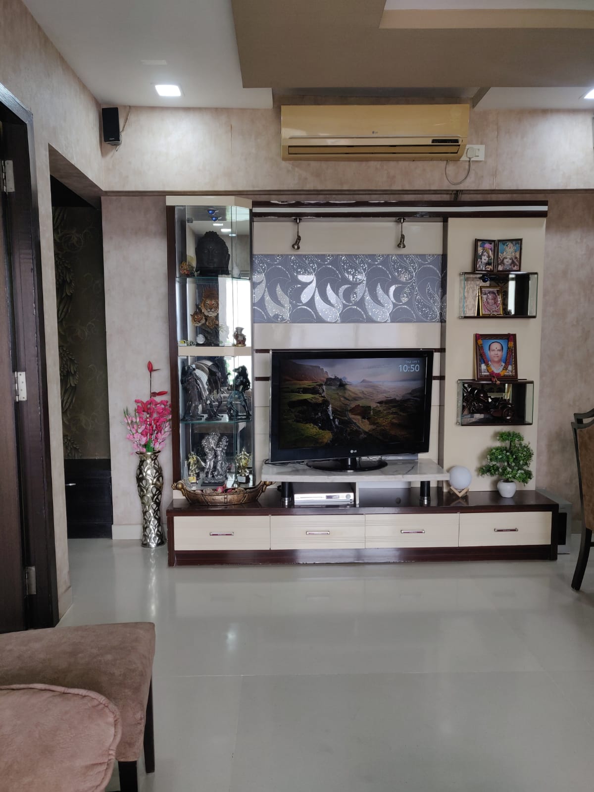 https://findmyroom-property-images-india.s3.ap-south-1.amazonaws.com/xyvdk-1744999879665-05803.jpeg