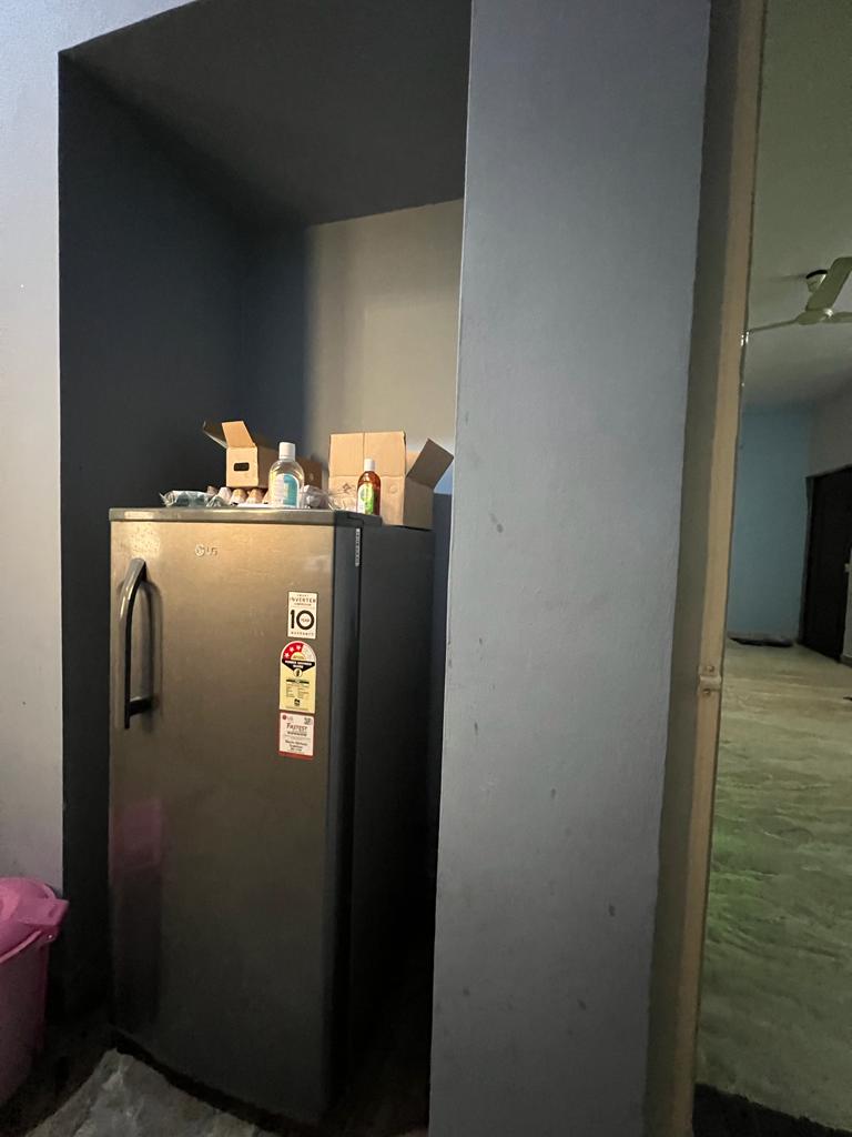 https://findmyroom-property-images-india.s3.ap-south-1.amazonaws.com/xzvpu-1696744549378-04385.jpg