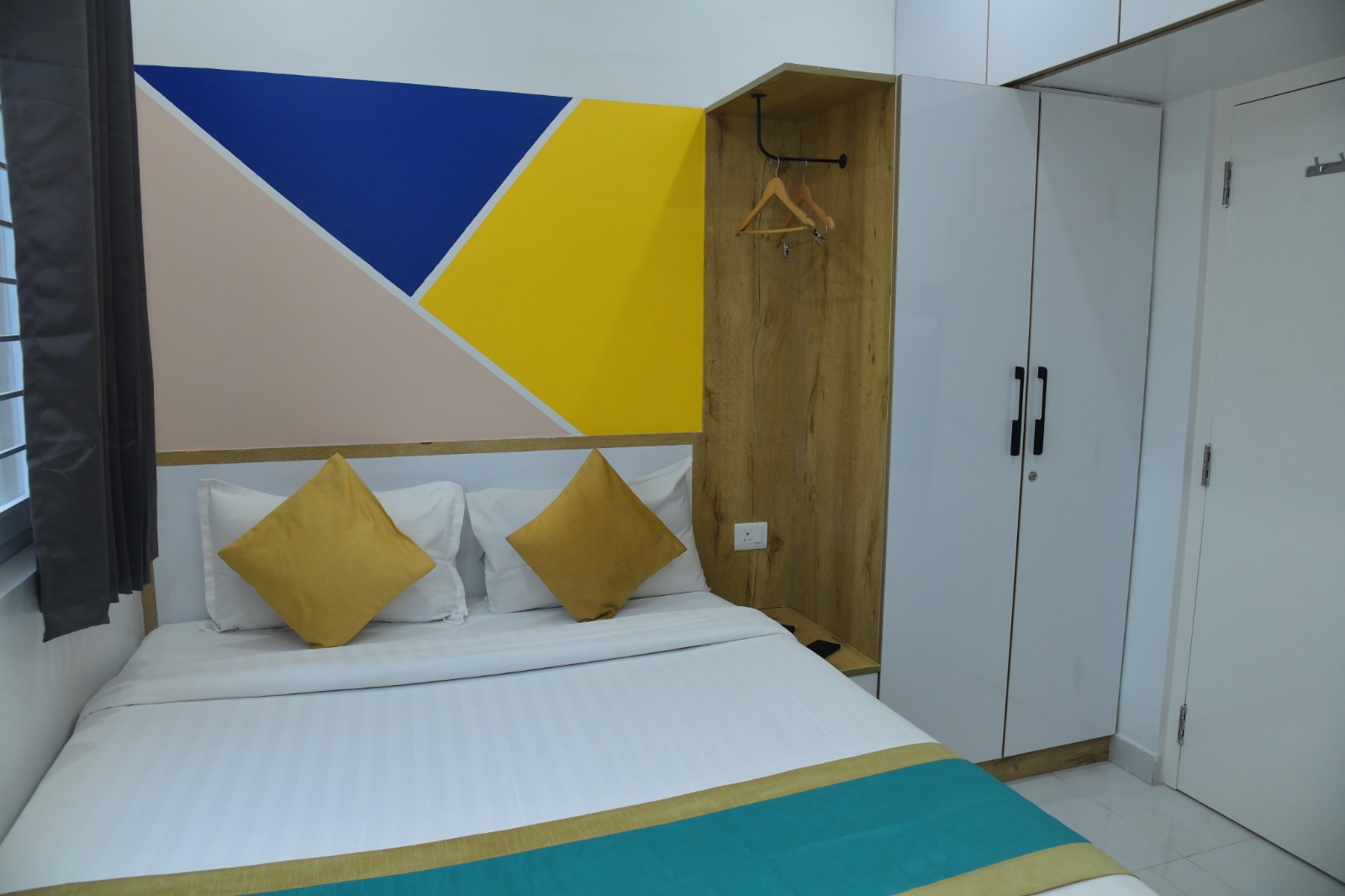 https://findmyroom-property-images-india.s3.ap-south-1.amazonaws.com/ydxex-1720754720827-55640.jpg