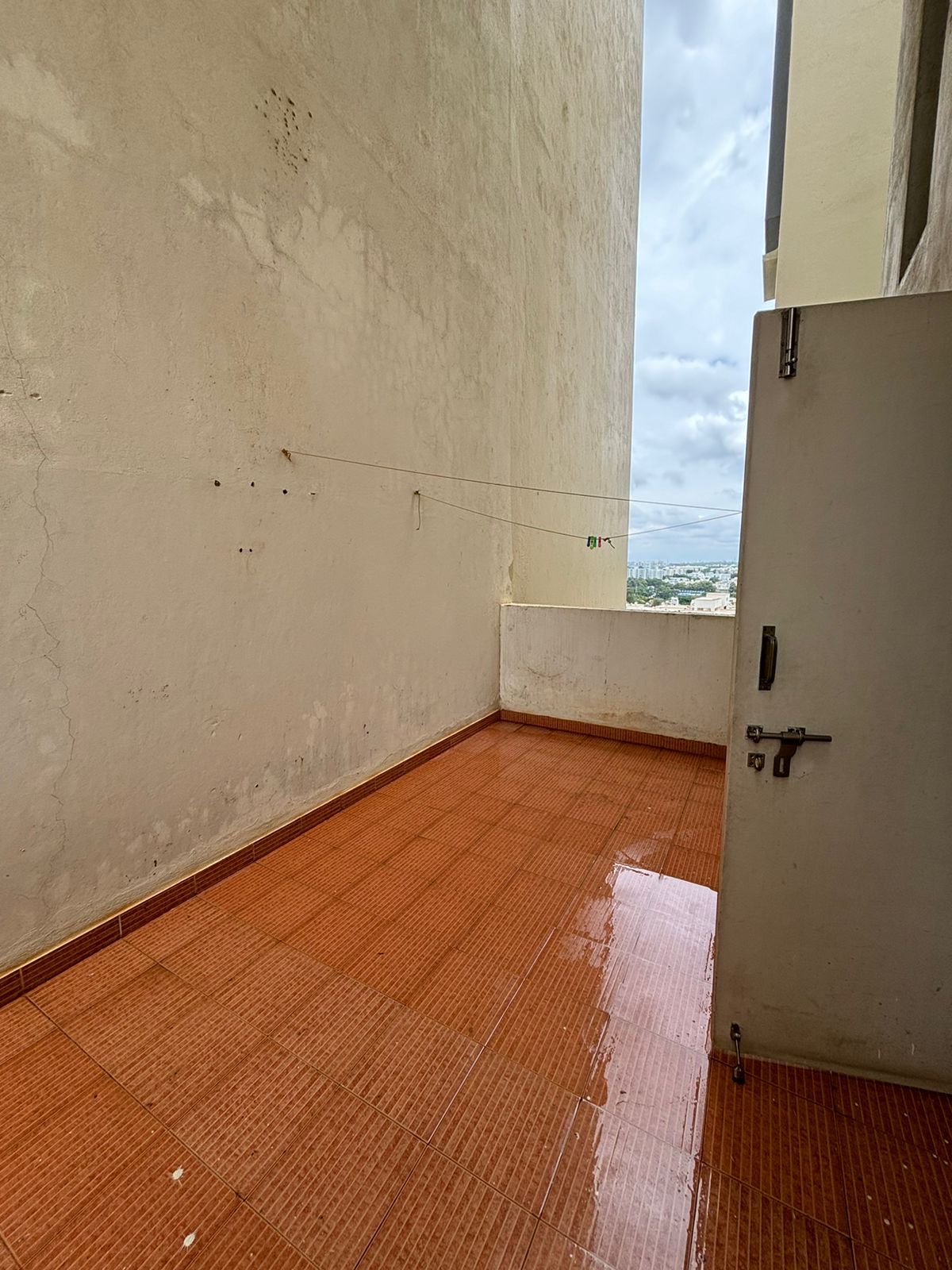 https://findmyroom-property-images-india.s3.ap-south-1.amazonaws.com/ygexh-1721713560572-64084.jpg
