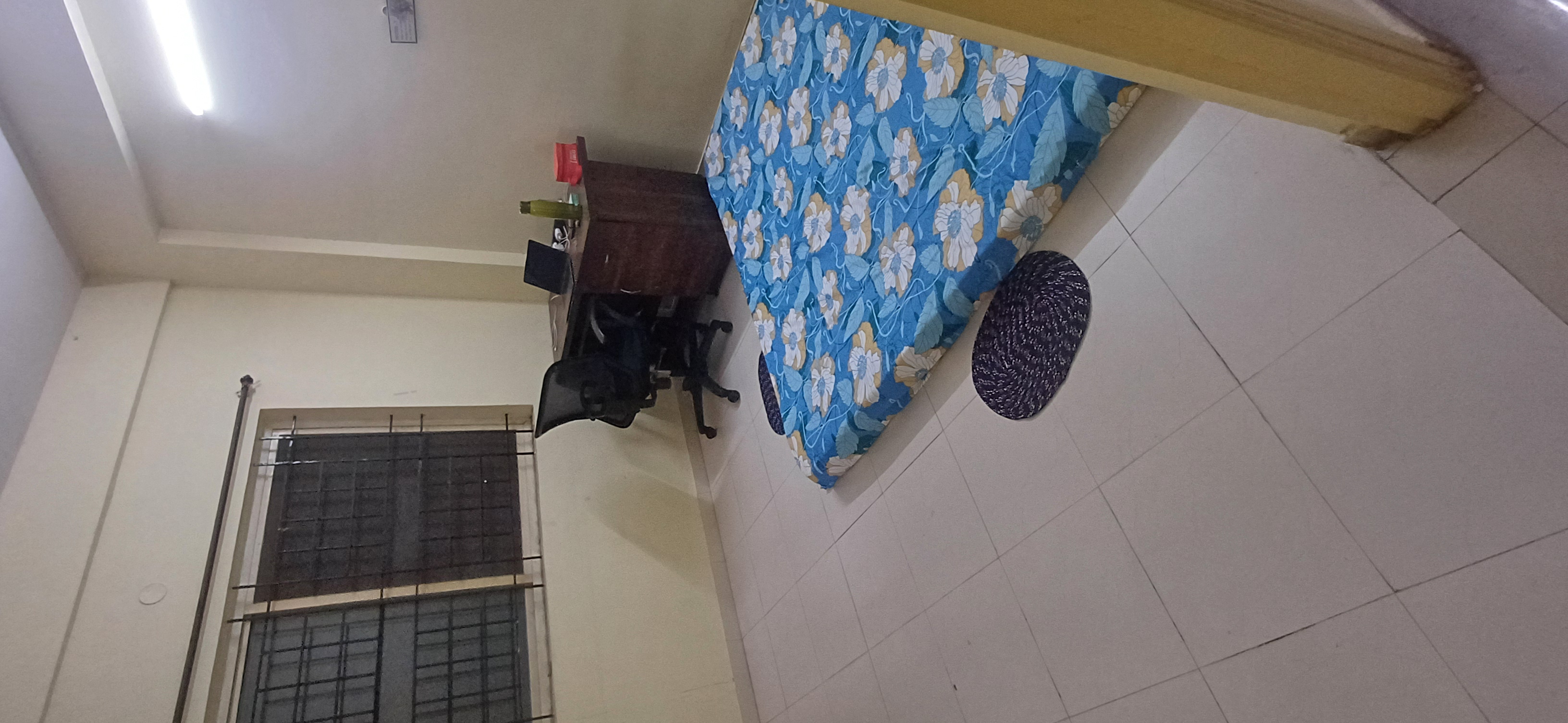 https://findmyroom-property-images-india.s3.ap-south-1.amazonaws.com/yjucp-1731610522415-51038.jpg