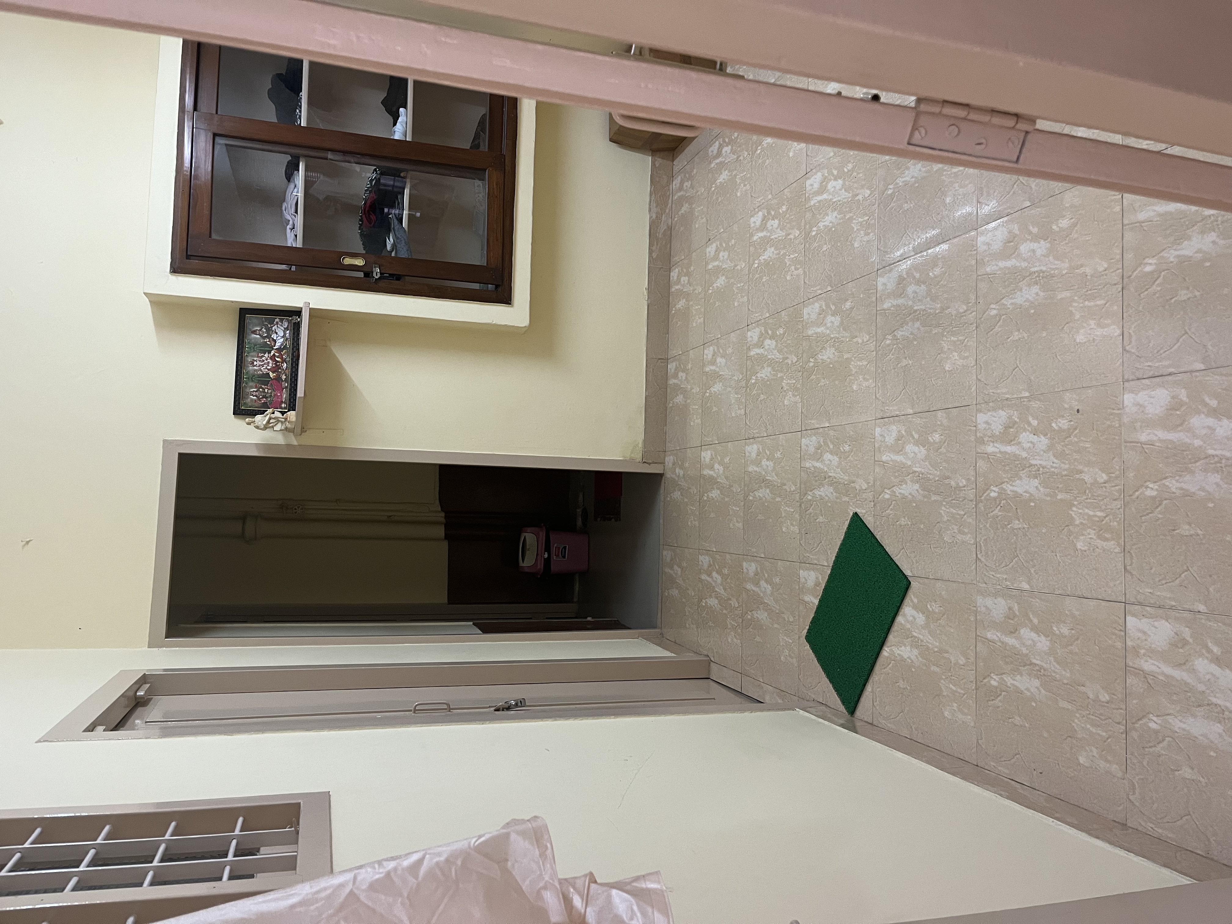 https://findmyroom-property-images-india.s3.ap-south-1.amazonaws.com/ykqoc-1670415823176-30363.jpeg