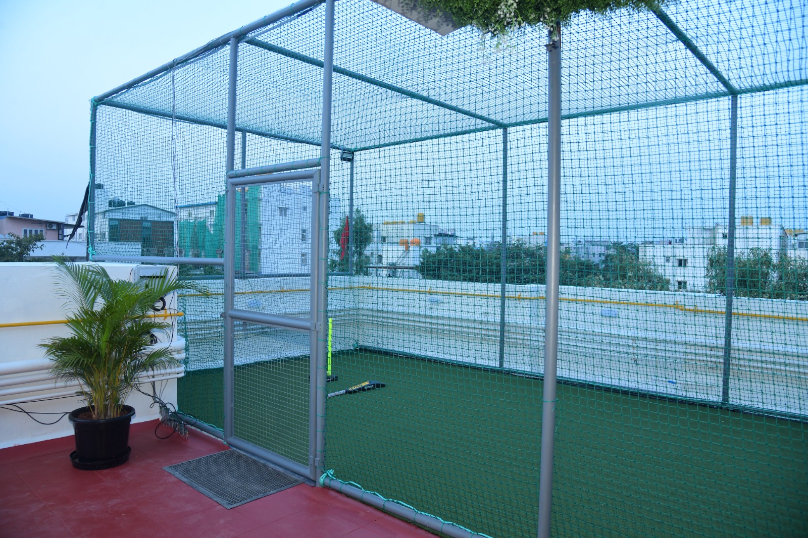 https://findmyroom-property-images-india.s3.ap-south-1.amazonaws.com/ylsew-1720754720840-16741.jpg