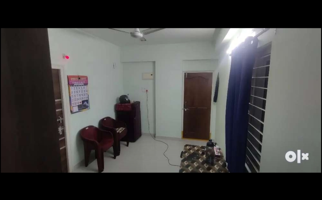 https://findmyroom-property-images-india.s3.ap-south-1.amazonaws.com/yngem-1737546520620-38565.jpg