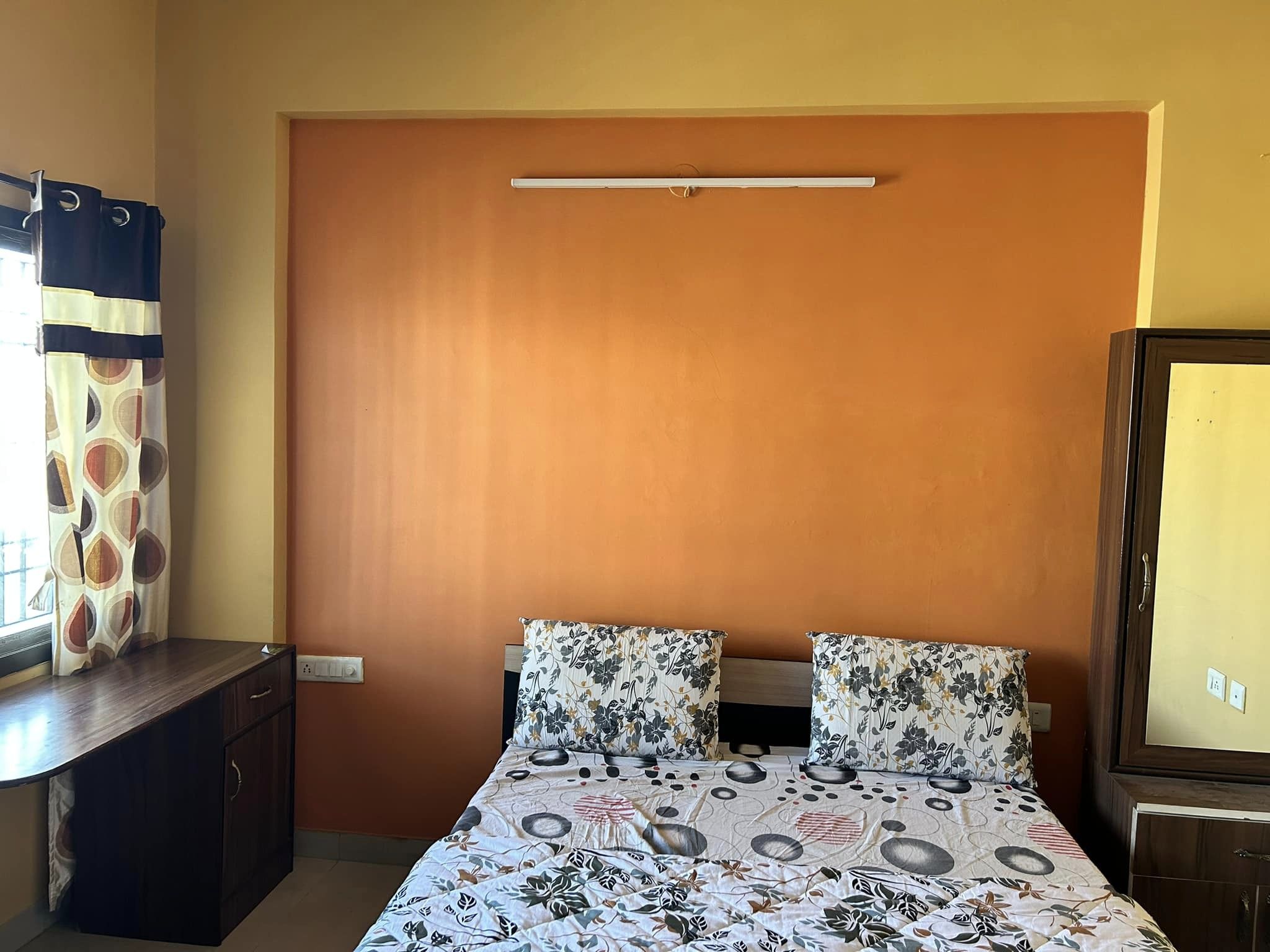 https://findmyroom-property-images-india.s3.ap-south-1.amazonaws.com/yowkv-1728188219177-42860.jpg