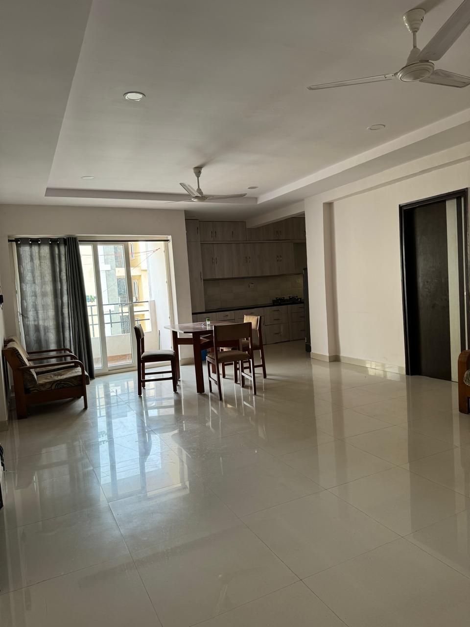 https://findmyroom-property-images-india.s3.ap-south-1.amazonaws.com/yoxep-1771177344459-50823