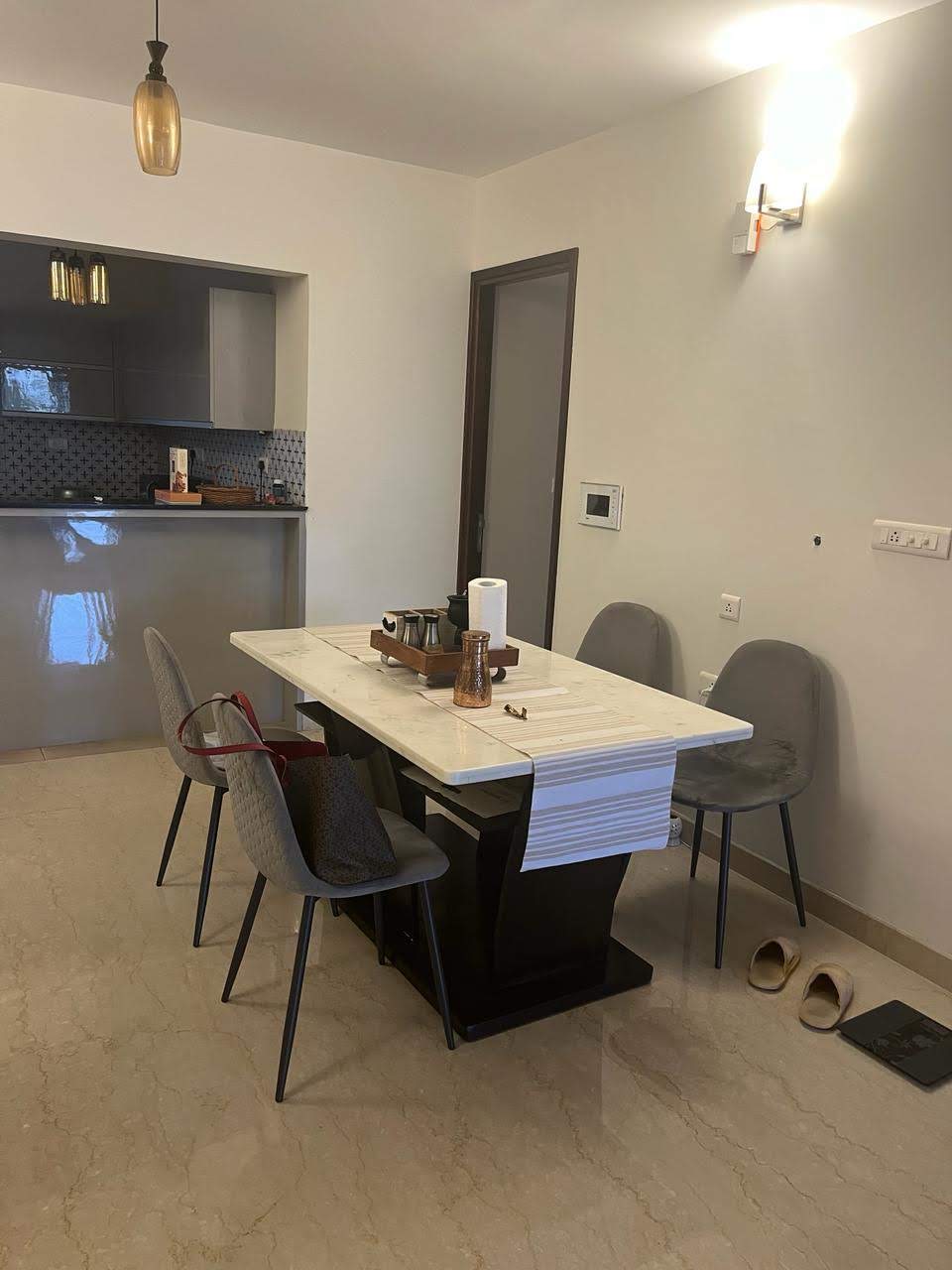https://findmyroom-property-images-india.s3.ap-south-1.amazonaws.com/yqpii-1707262875328-16633.jpg